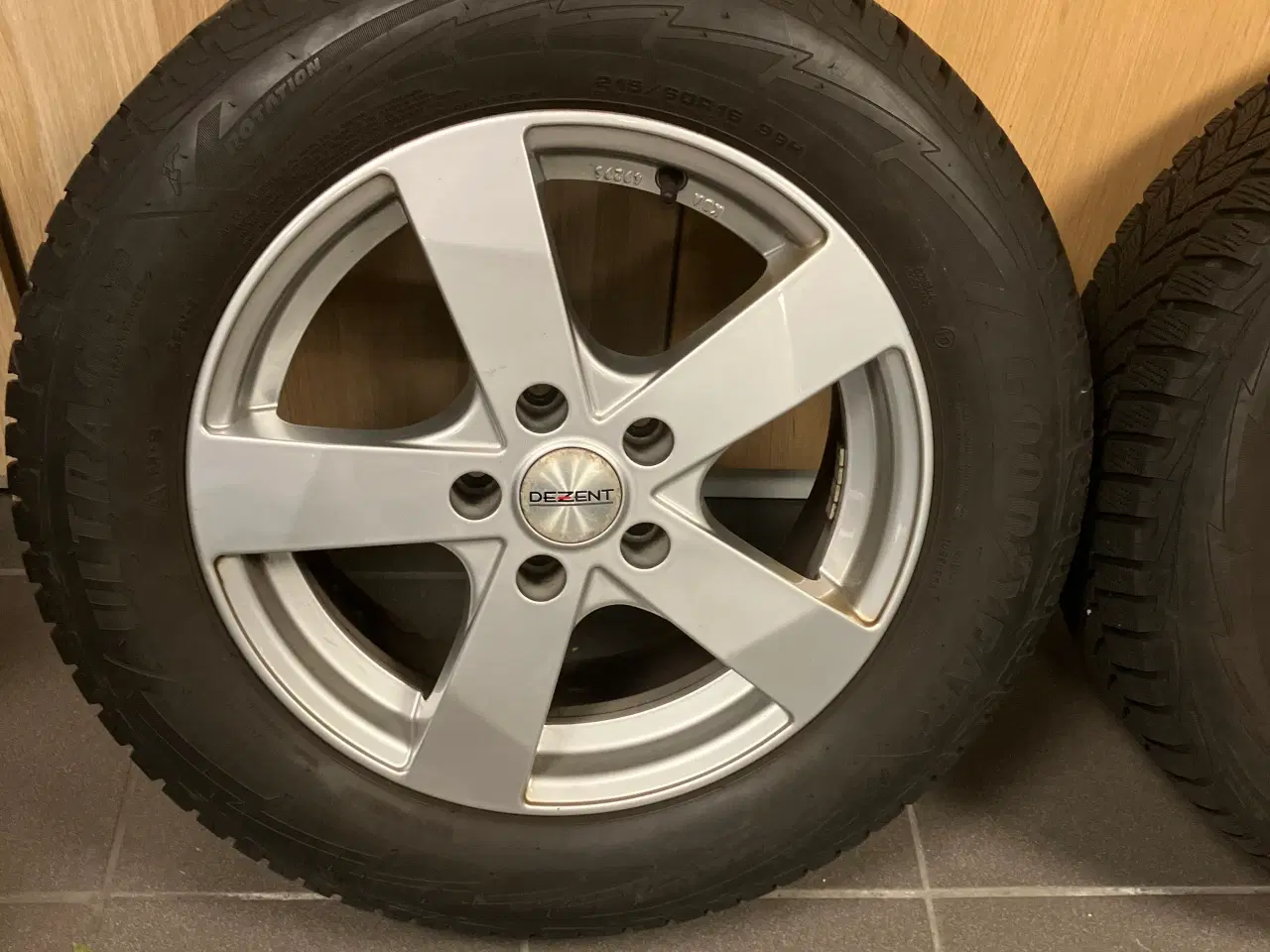 Billede 5 - Dezent Alu m Goodyear vinterdæk 215/60R16