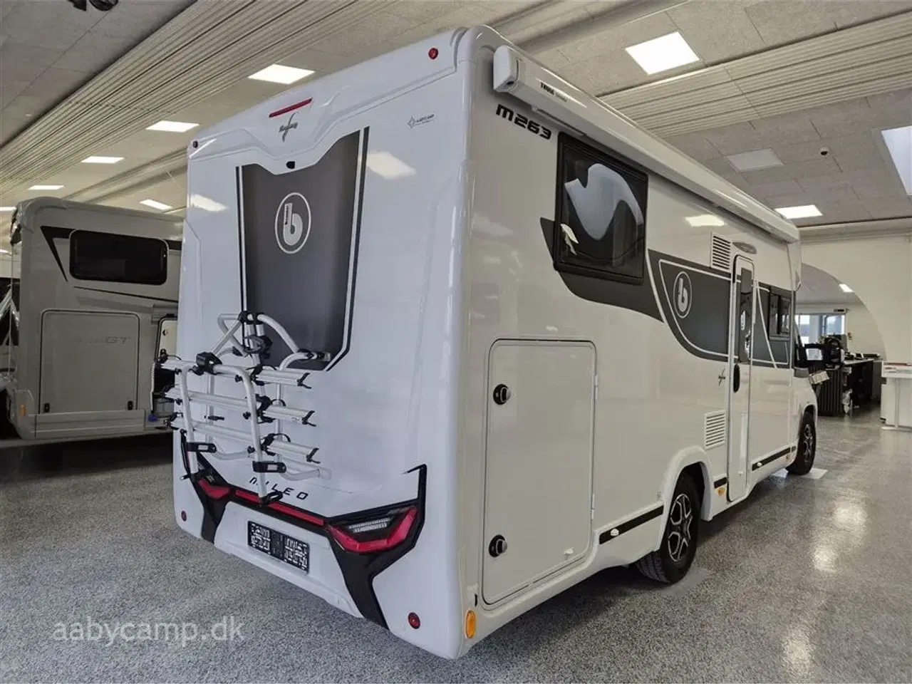 Billede 2 - 2024 - Benimar Mileo 263   Nk pakke. Automatgear. markise. 2x Lithium batteri. solceller. Helårsdæk. lædersæder. cykelstativ.