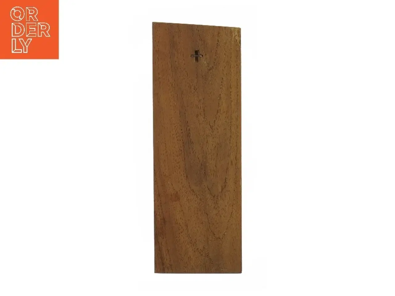 Billede 2 - Indskåret figur i træ (str. LBH 13,5x3,5x37 cm)