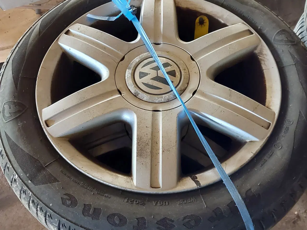 Billede 1 - Sommerdæk på alu. fælge fra VW Turan