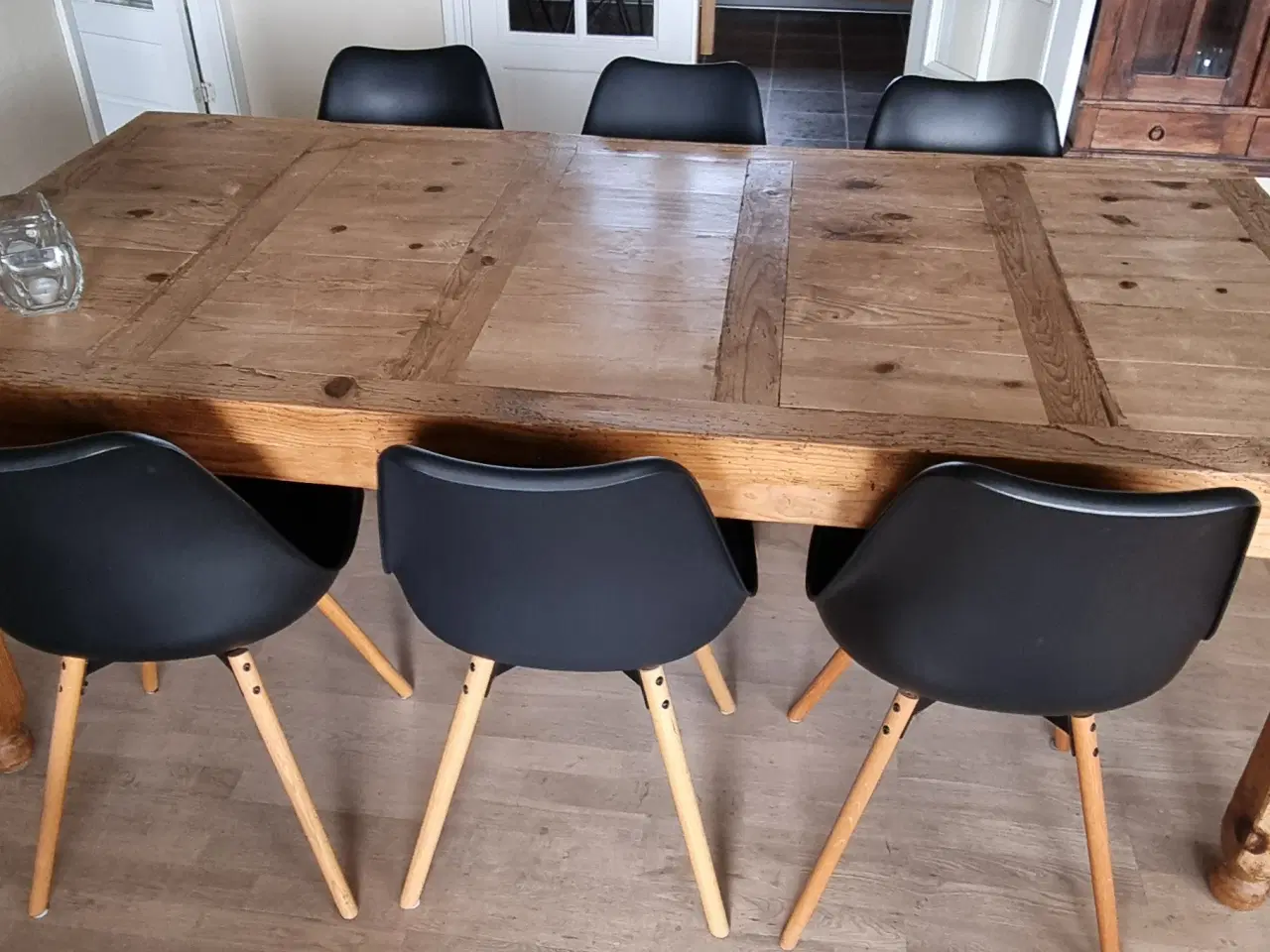 Billede 2 - Solidt spisebord