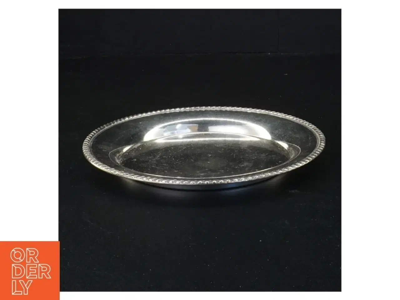 Billede 1 - Sølvfarvet serveringsbakke (str. Diameter 19 cm)