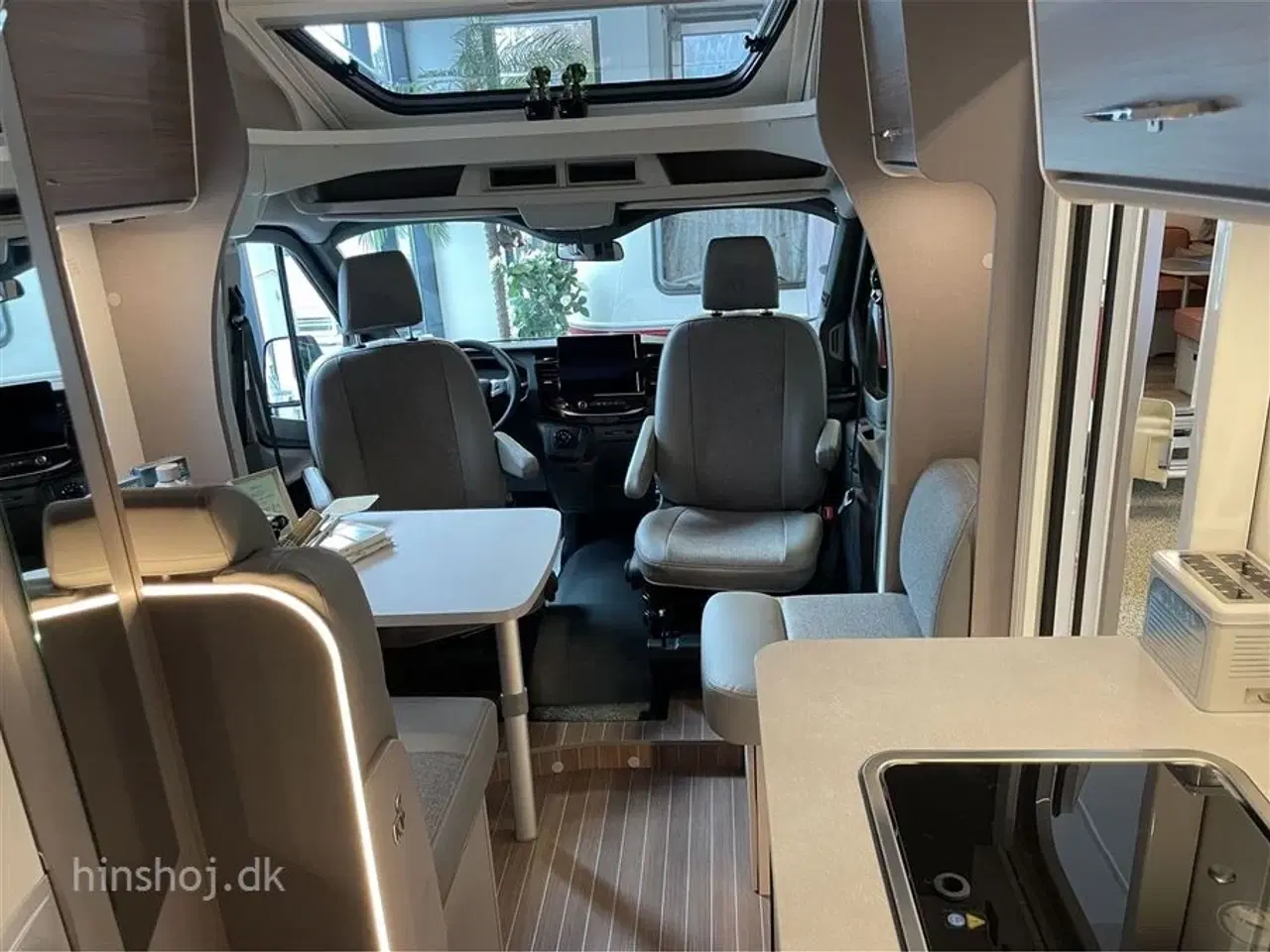 Billede 10 - 2025 - Hymer Etrusco V 6.6 SF   Lækker Autocamper med automatgear som kun er 214 cm bred fra Hinshøj Caravan.