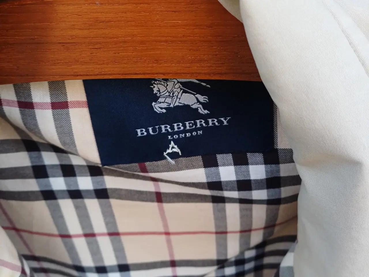 Billede 2 - Garbadine Harrington Jacket by Burberry