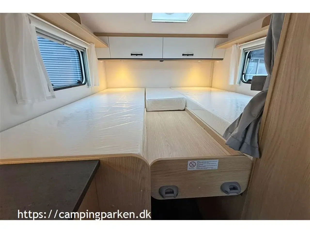 Billede 10 - 2026 - SunLight   Sunlights populære smalle Van med enkeltsenge, automatgear og adaptiv fartpilot