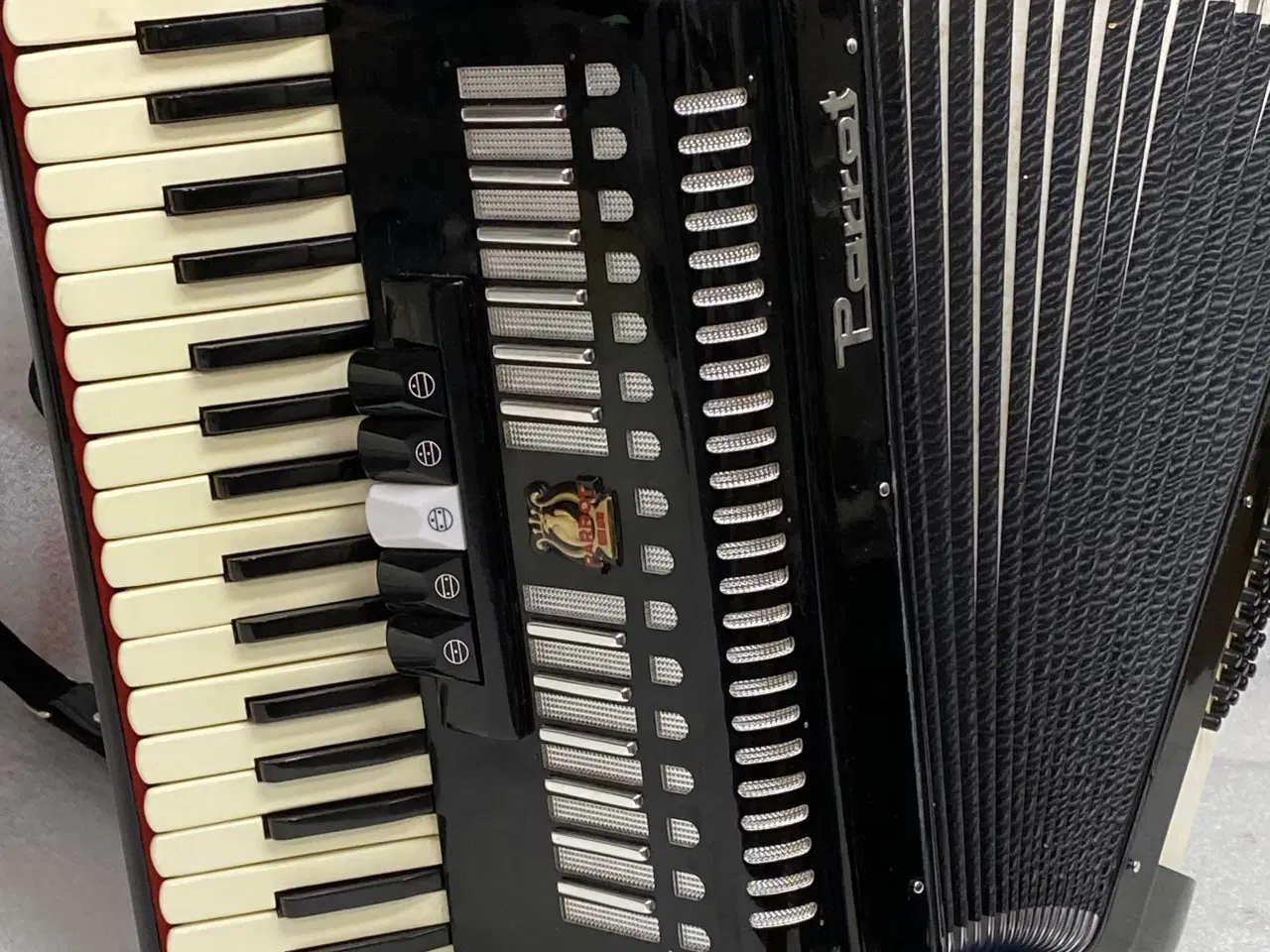 Billede 2 - Perrot harmonika sælges fra samling – nyserviceret