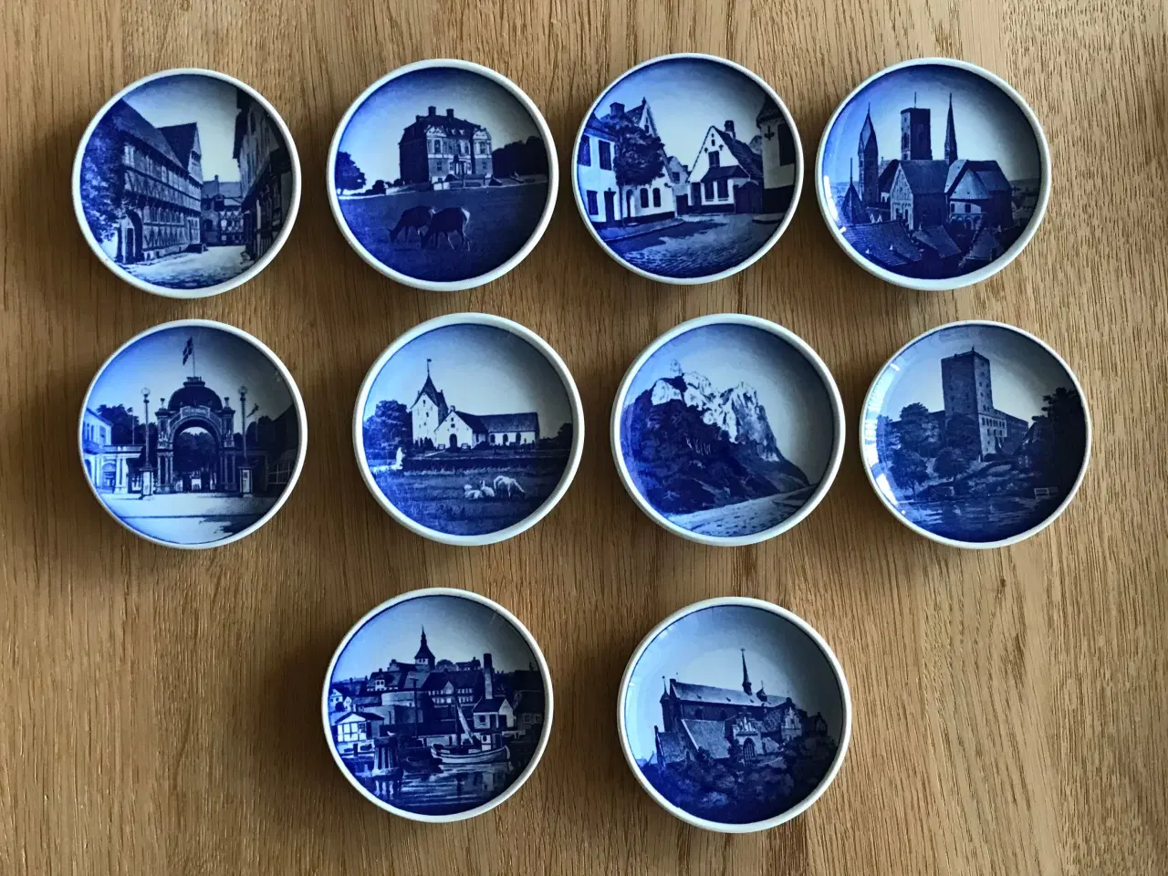 Billede 1 - Miniplatter fra Royal Copenhagen, 8 cm
