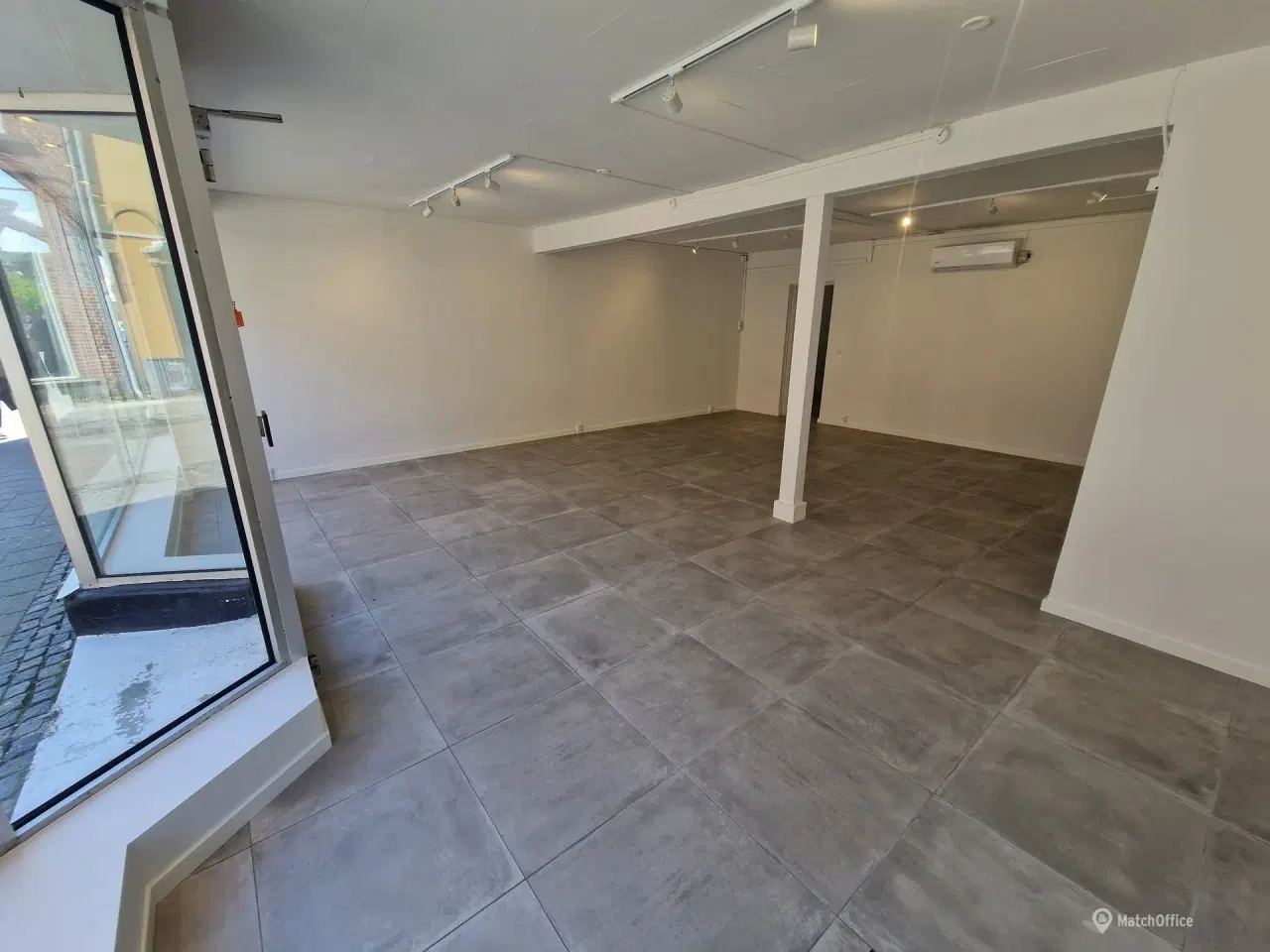 Billede 2 - Butikslokale til leje i Frederikssund. Jernbanegade 32