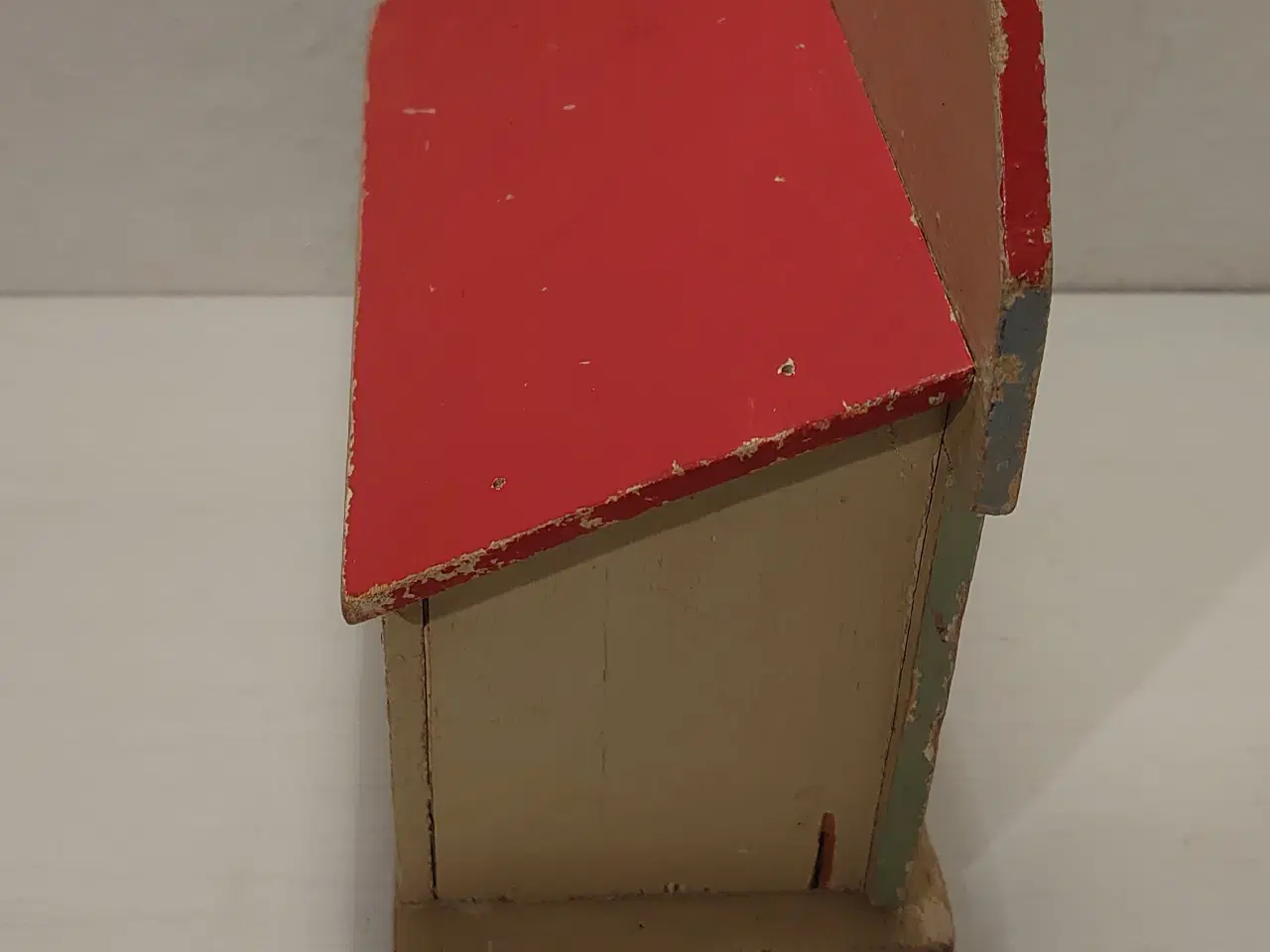 Billede 5 - Fængselslegetøj: 3 trædyr og stald. Ca 1933.