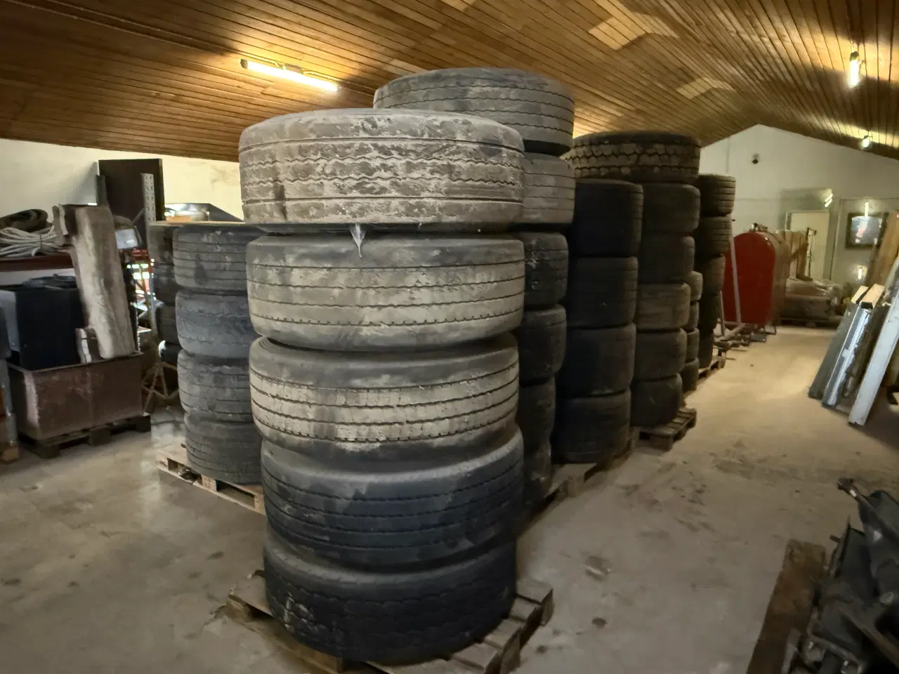 Billede 1 - Trailer hjul med fælge 