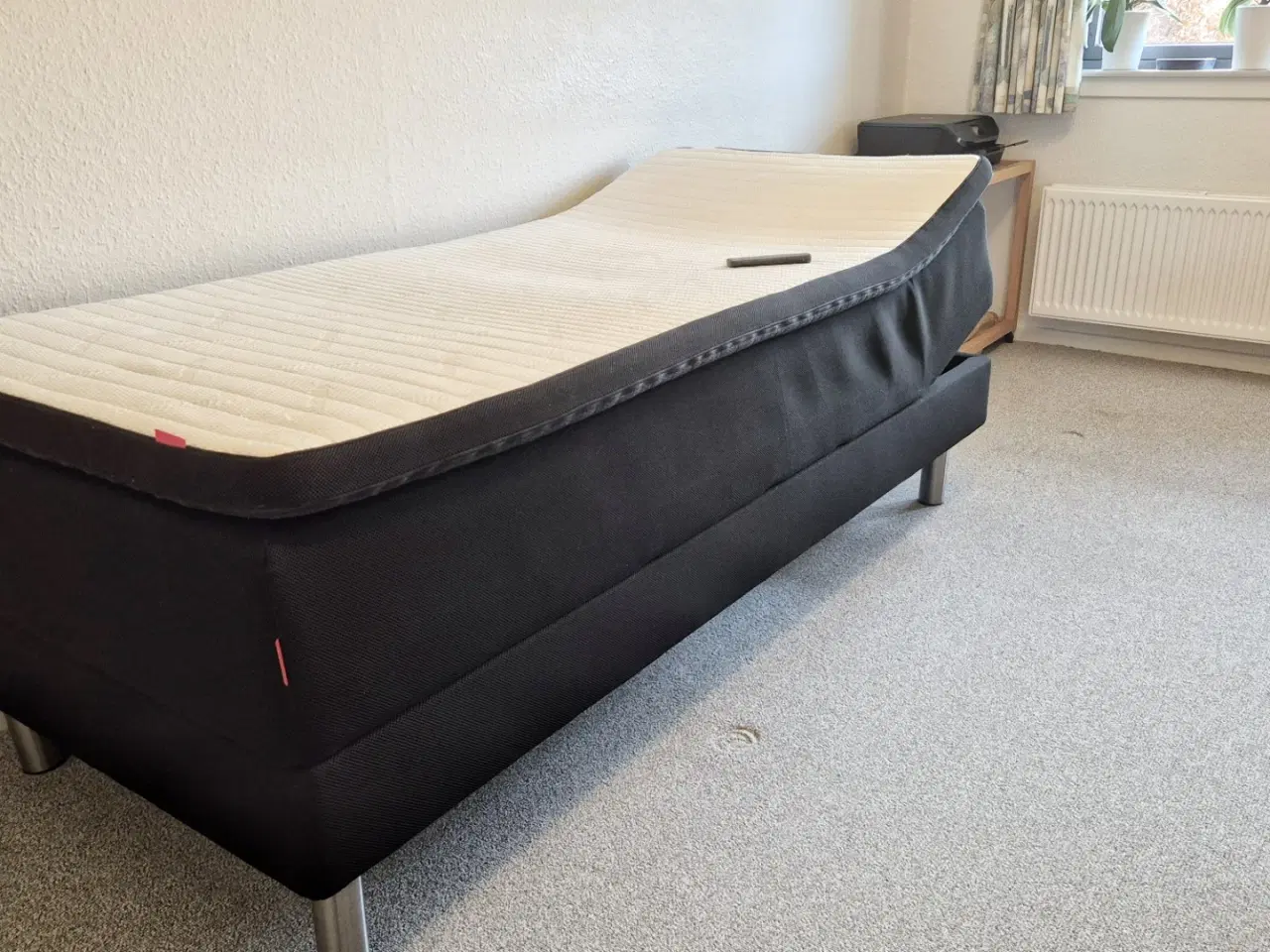 Billede 2 - Elevationsseng Dunlopillo sort.