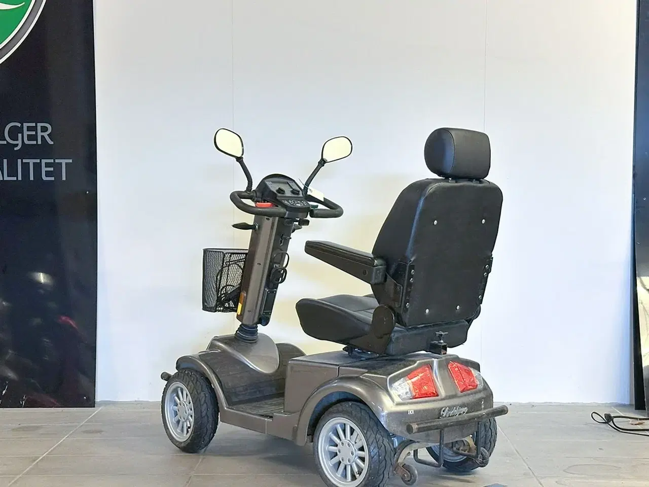 Billede 2 - LM-500 grå