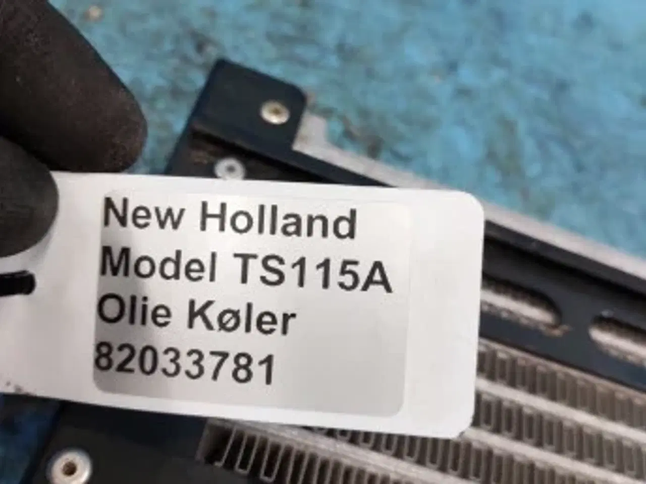 Billede 2 - New Holland TS115 Olie Køler 82033781