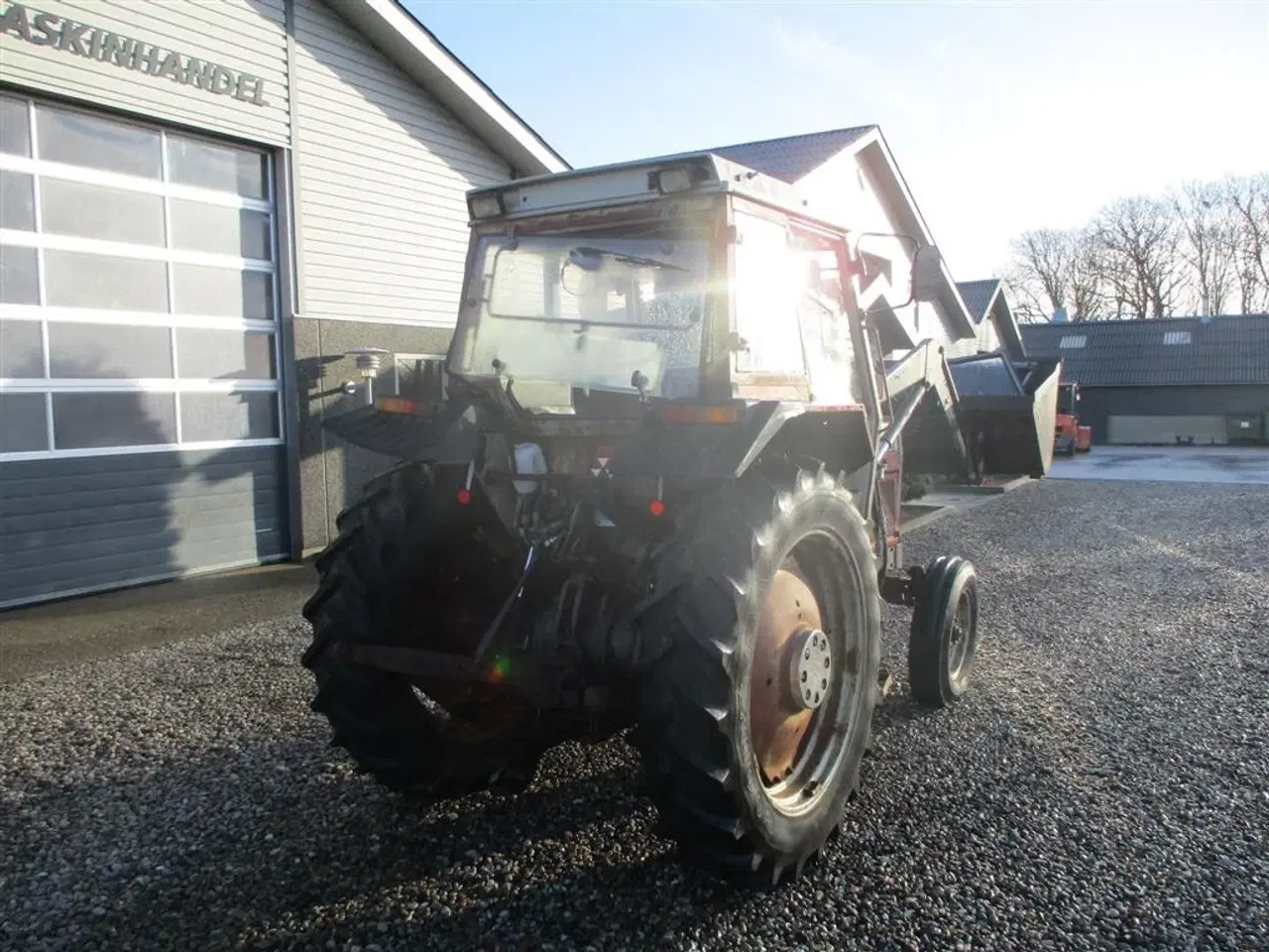 Billede 14 - Massey Ferguson 375 HiLine med frontlæsser