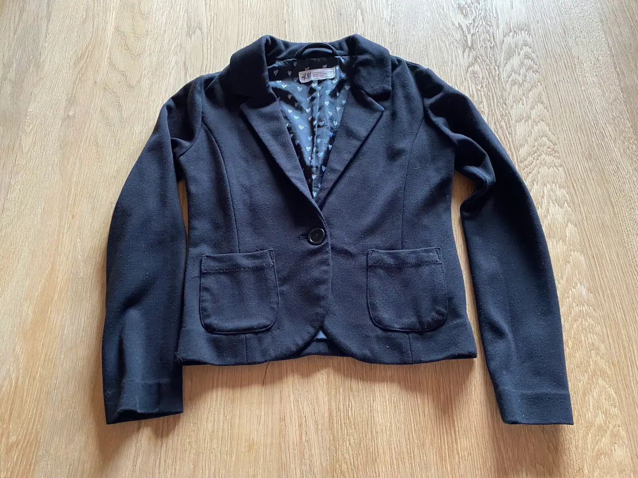 Billede 7 - Stribede jeans med god vide str. 134. Tshirt mm