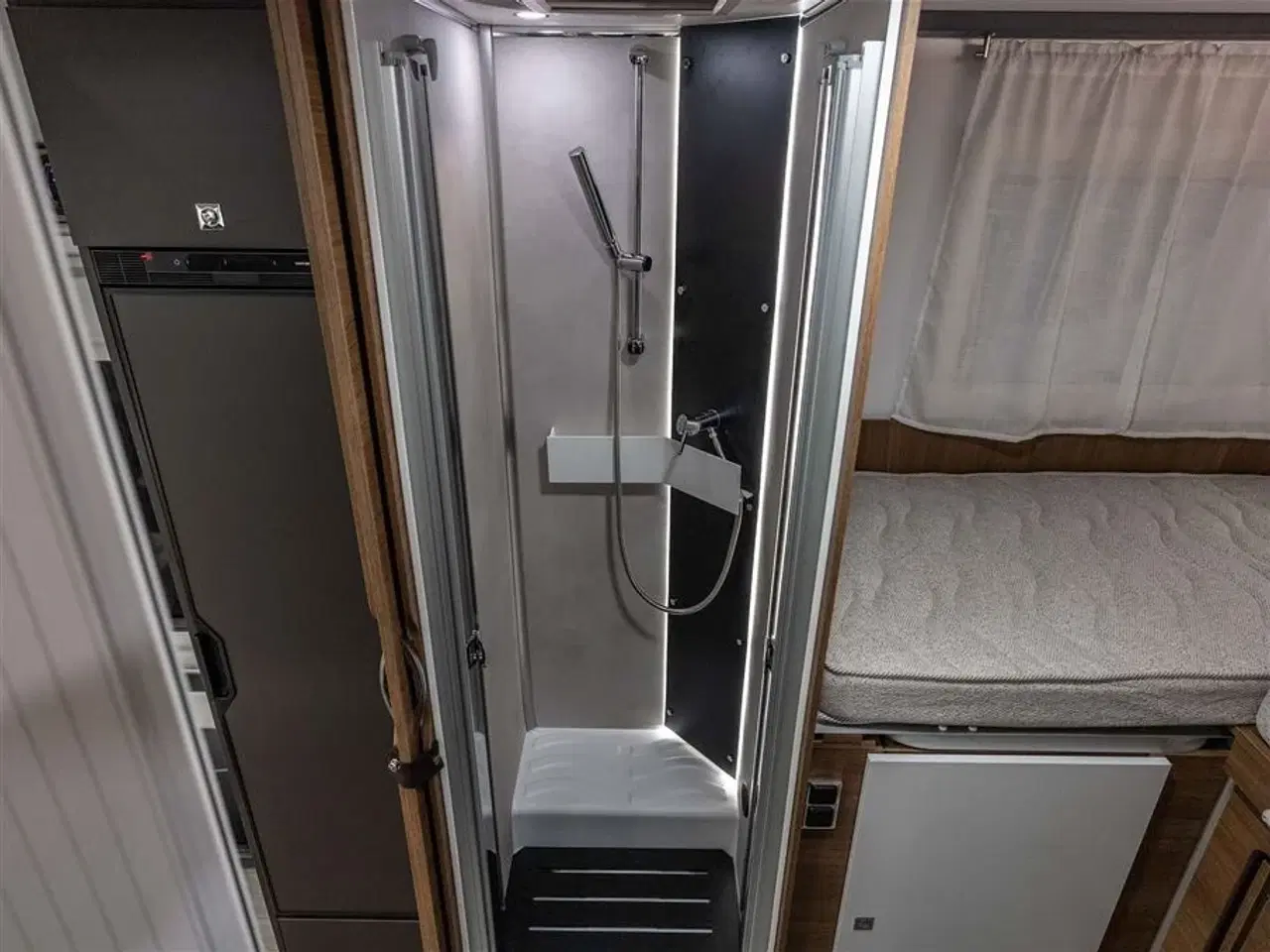 Billede 7 - 2026 - Benimar Mileo 263 Skandinavisk design og komfort året rundt