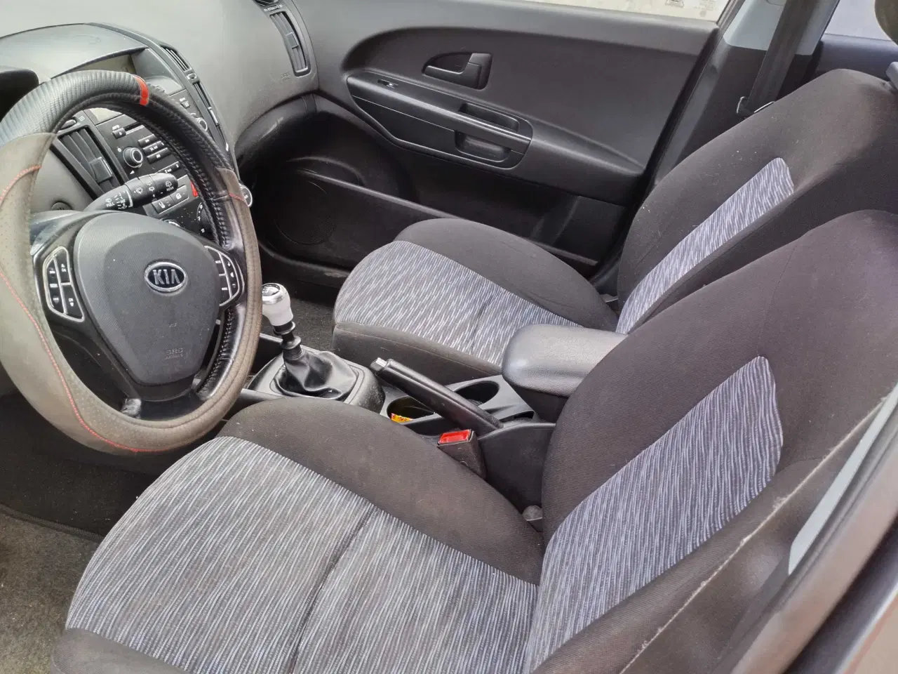 Billede 7 - Velholdt Kia ceed 
