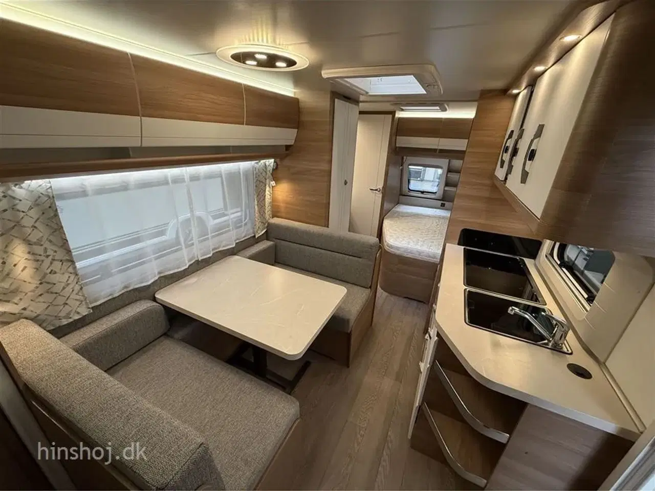 Billede 3 - 2023 - Hobby De Luxe 540 KMFe Dejlig køjevogn med 2 køjer og dobbeltseng fra Hinshøj Caravan A/S