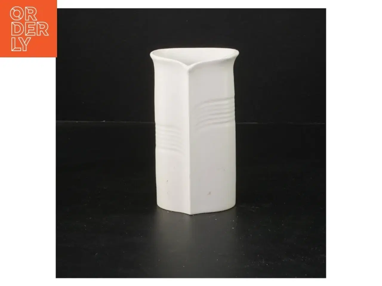 Billede 1 - Lille porcelænsvase fra Søholm (str. 13 cm)