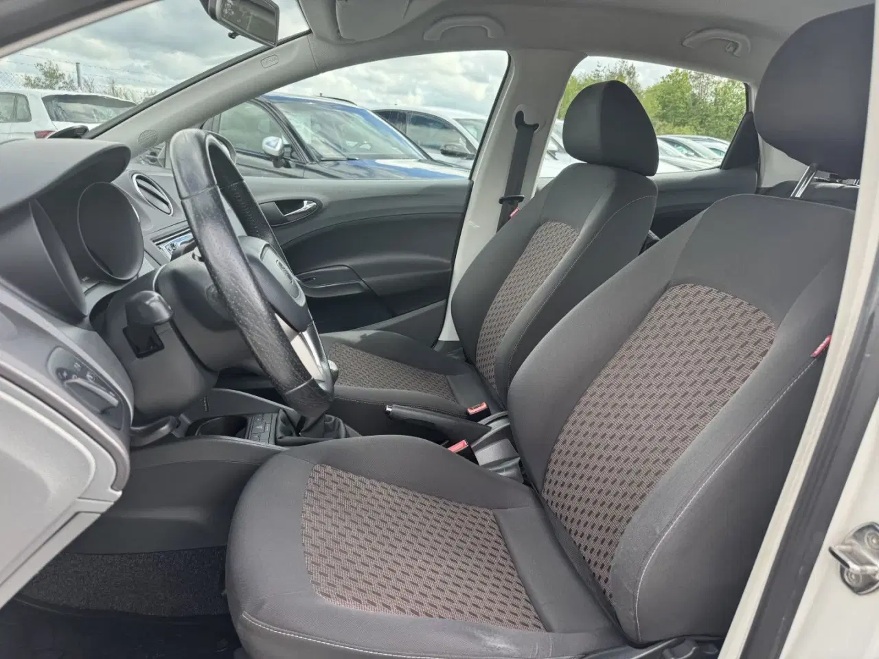 Billede 5 - Seat Ibiza 1,4 16V Reference 85HK 3d