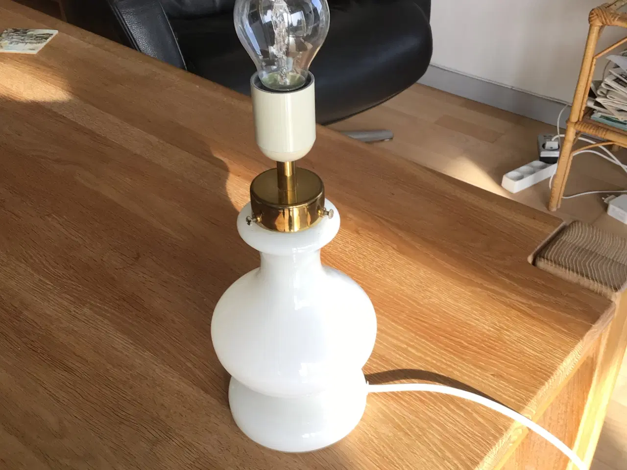 Billede 1 - Holmegård bordlampe hvid glas