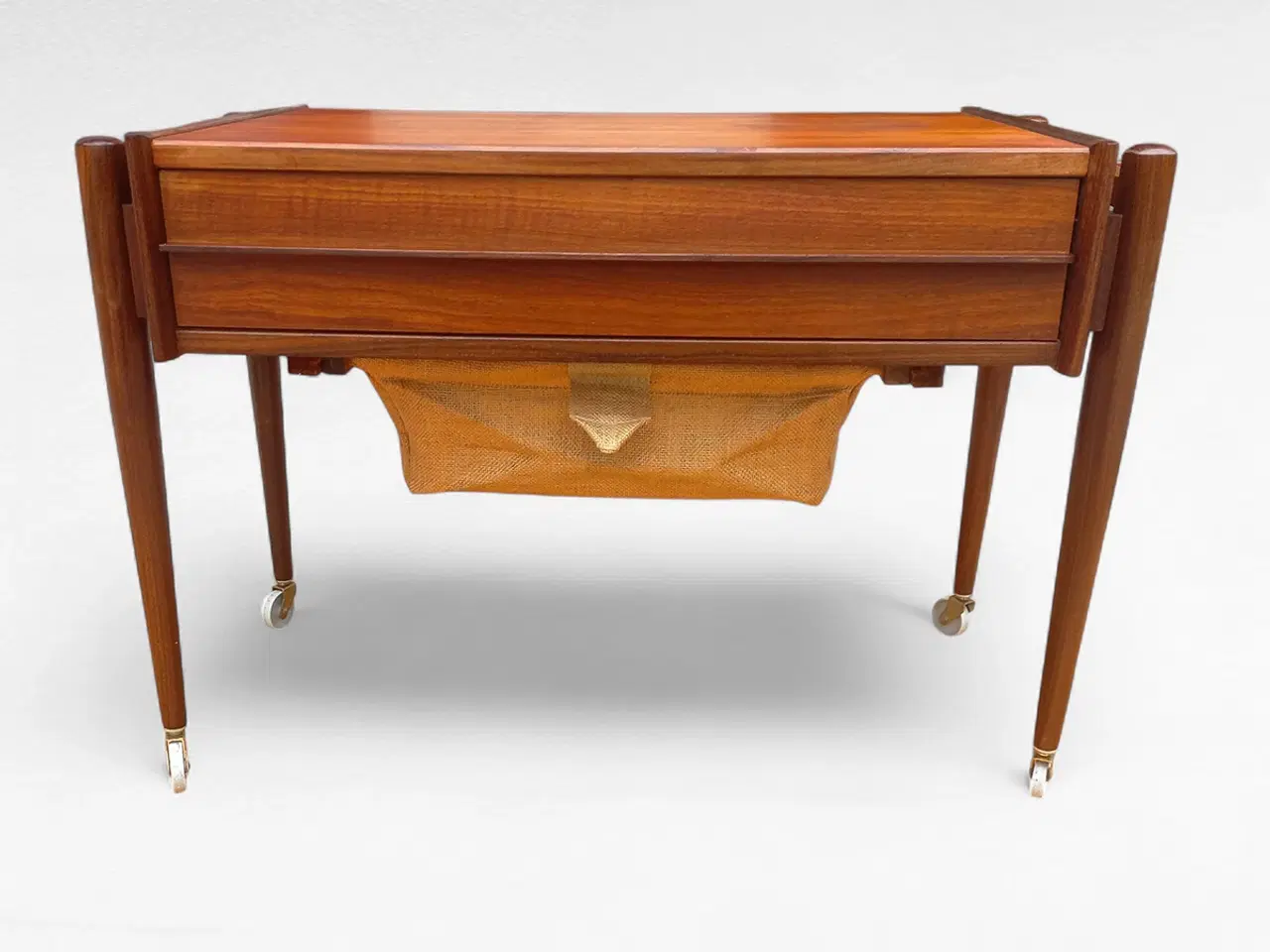 Billede 10 - Elegant Teak Sybord/Sidebord fra 1960’erne – Dansk