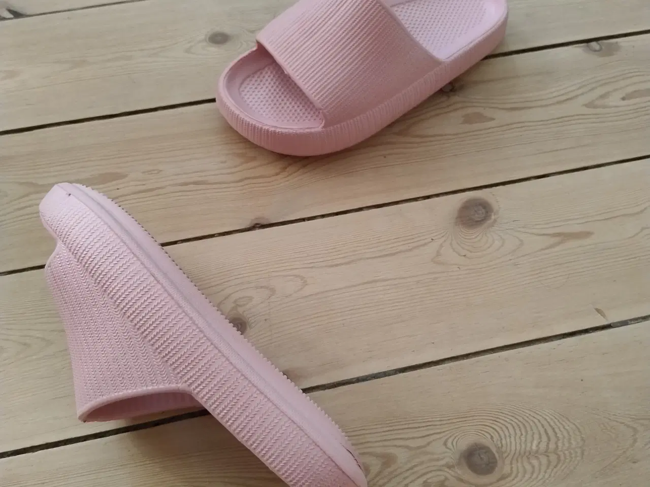 Billede 3 - Slippers sandaler fra Kvickly 