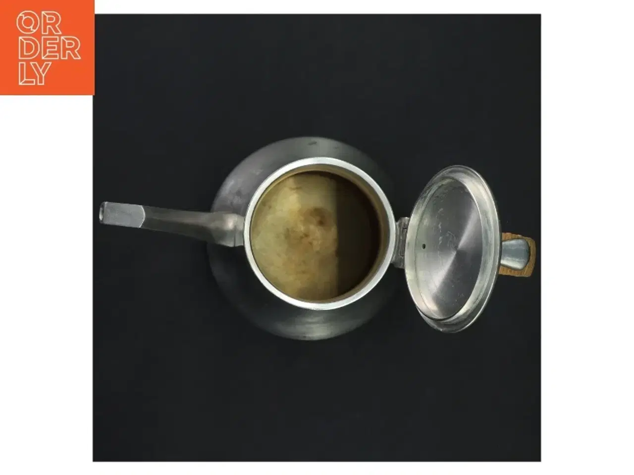 Billede 4 - Støbt kande i tin med træhåndtag (str. 20 cm)