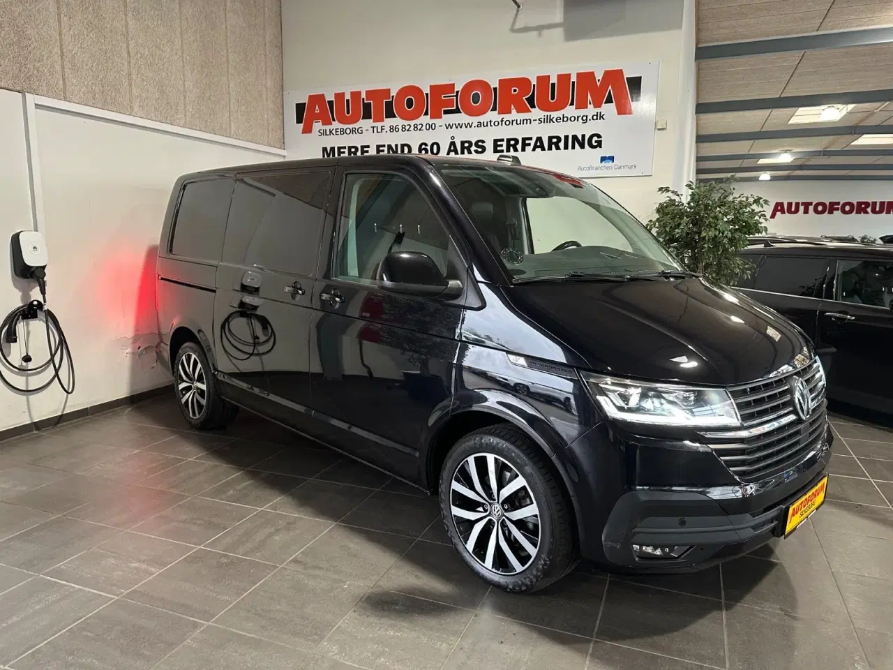 Billede 1 - VW Transporter 2,0 TDi 150 Kassevogn DSG kort