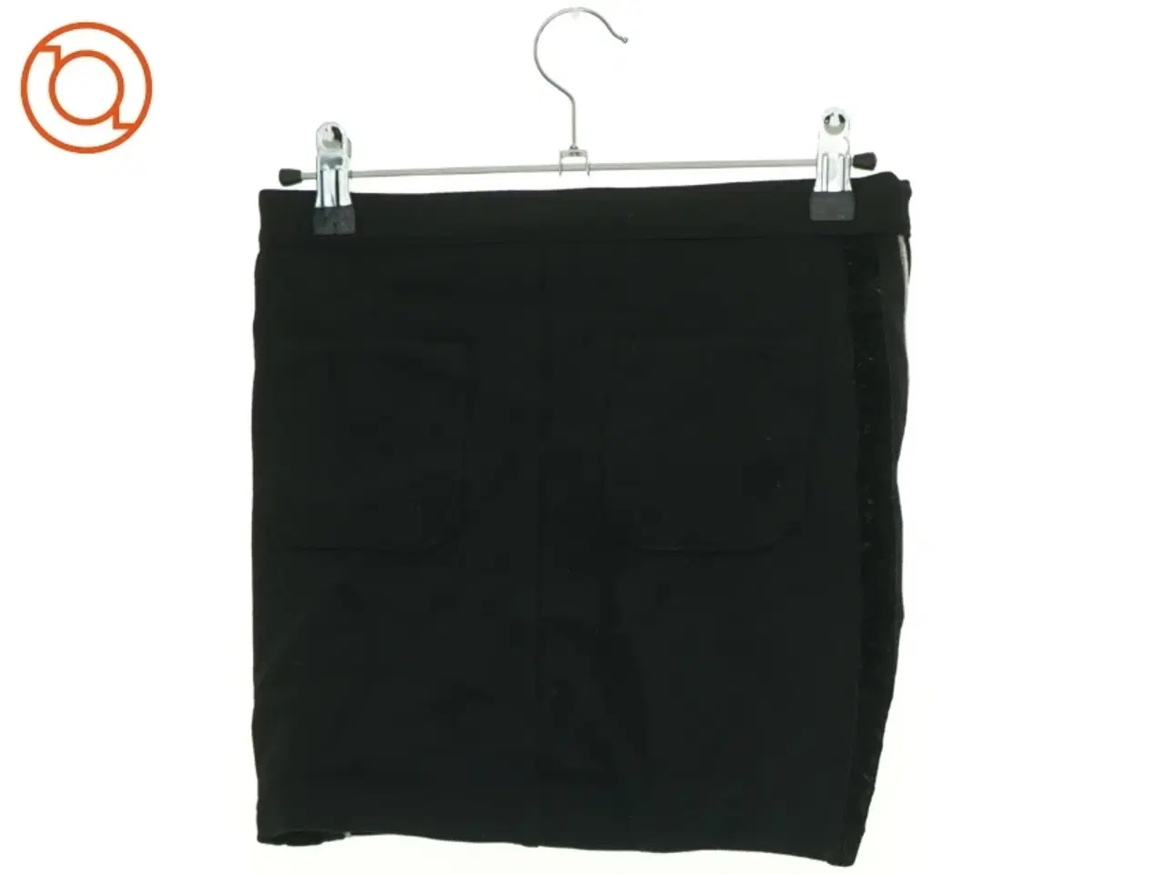 Billede 1 - Nederdel fra Kids only (str. 146 cm)