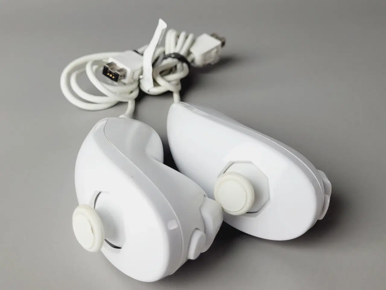 Billede 6 - ⭐️· 🎮 Originale Wii Nunchuk controllere (2 stk.) 
