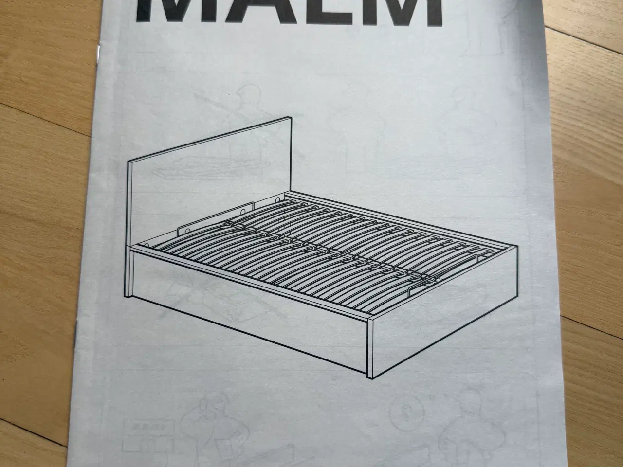 Billede 3 - Bed with Mattress – Great Condition & Very Comfort