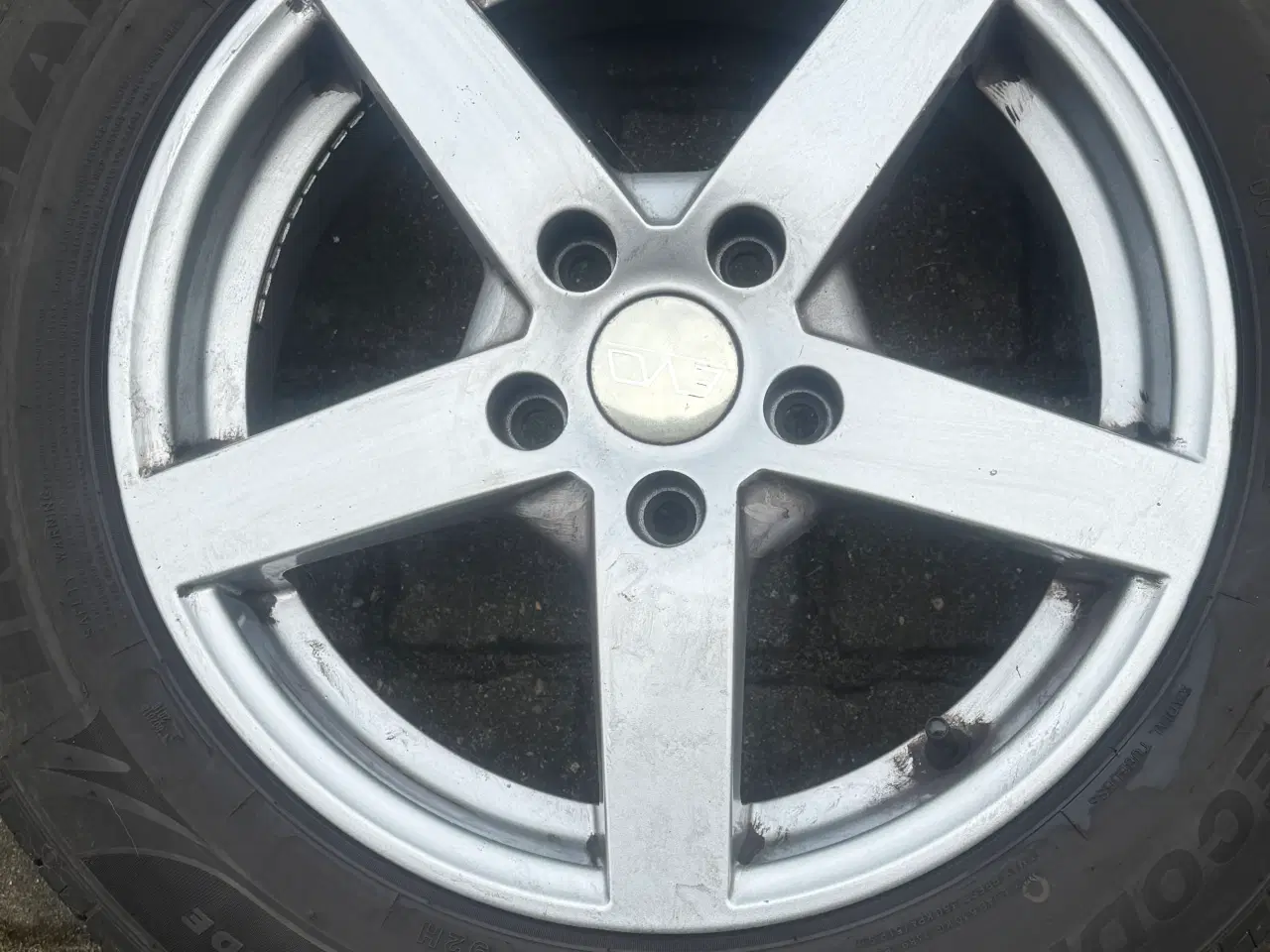 Billede 5 - Alufælge med gode sommerdæk