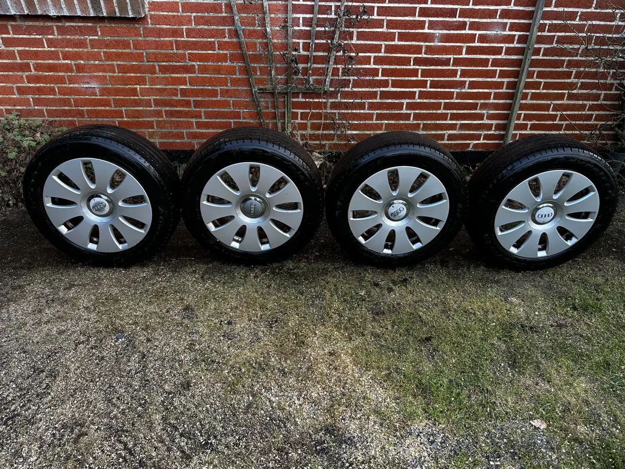 Billede 2 - Audi a4 fælge med sommerdæk
