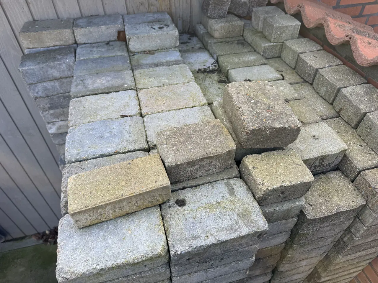 Billede 1 - Gratis fliser til afhentning