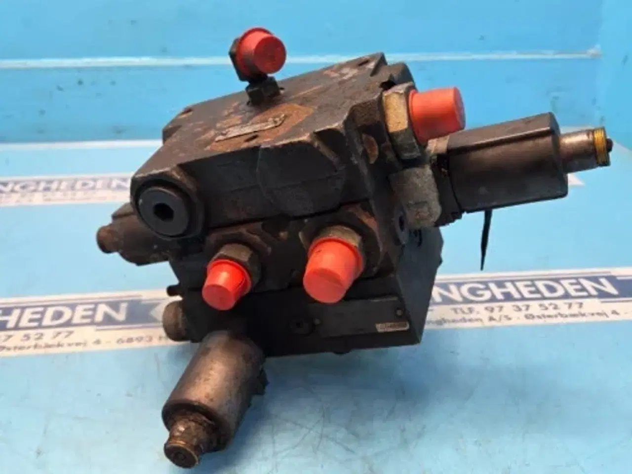 Billede 12 - Case 8010 Hydraulikventil 87313989