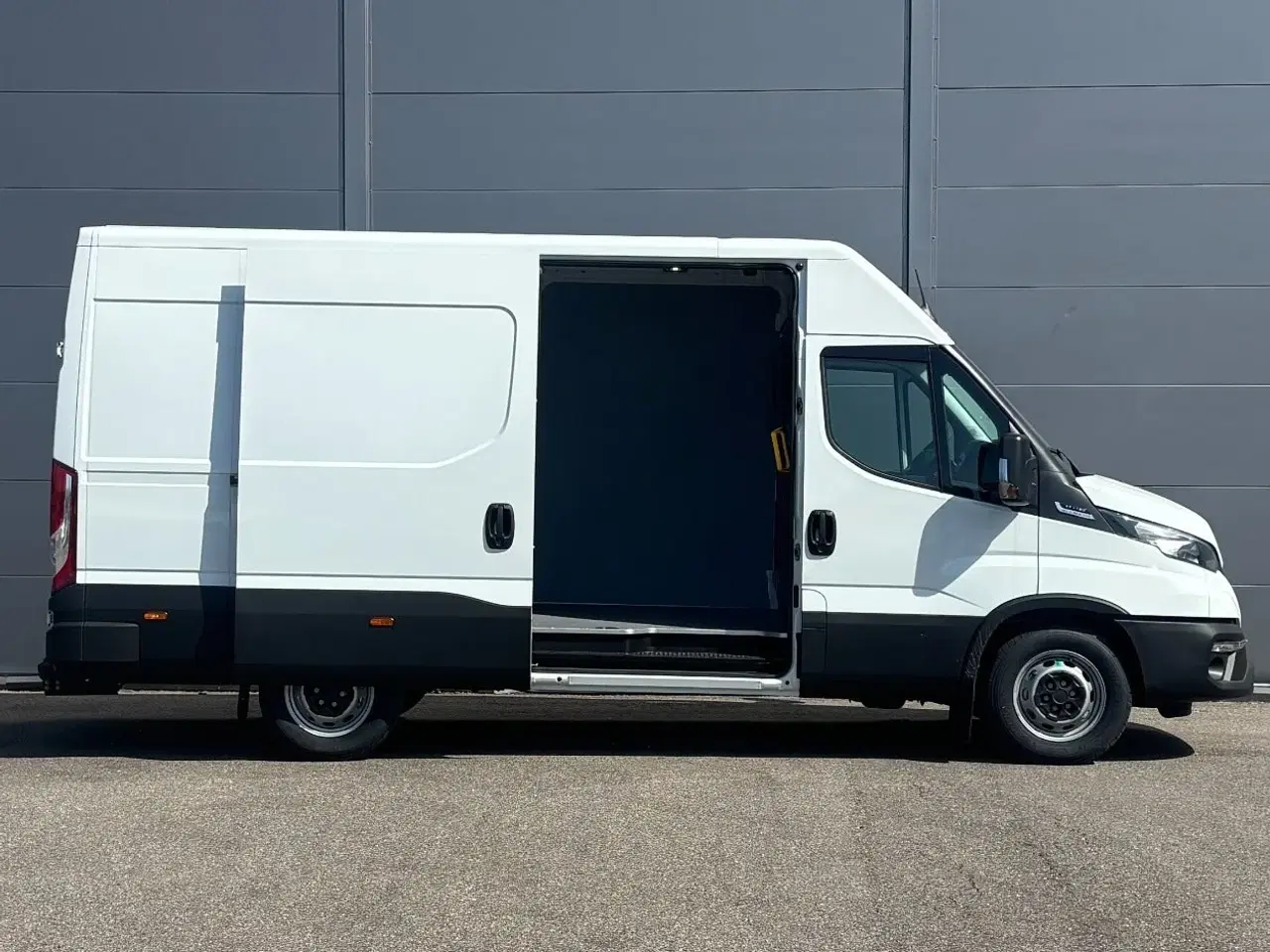 Billede 9 - Iveco Daily 3,0 35S18 12m³ Van AG8