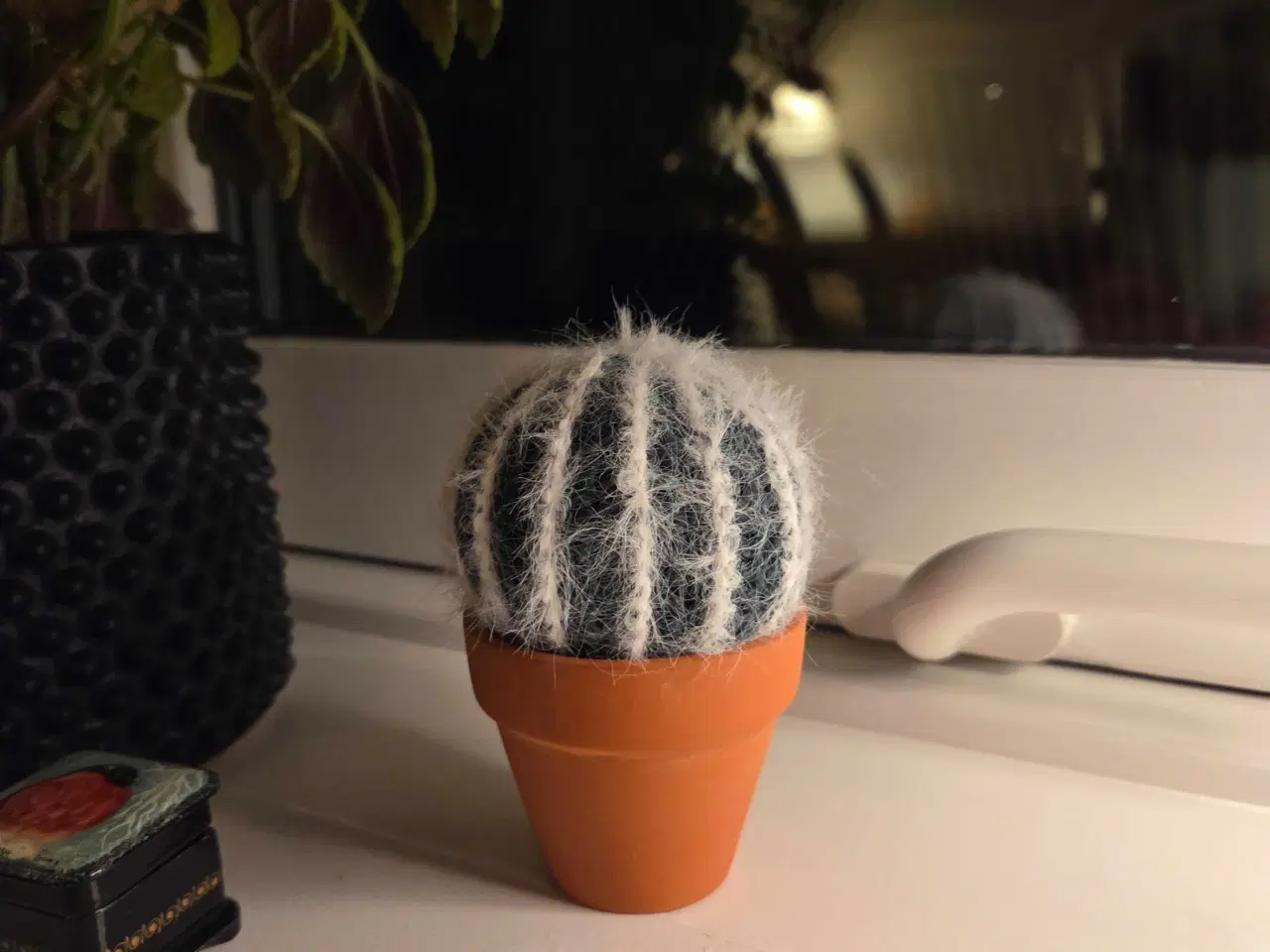 Billede 1 - Hæklet kaktus i lerpotte