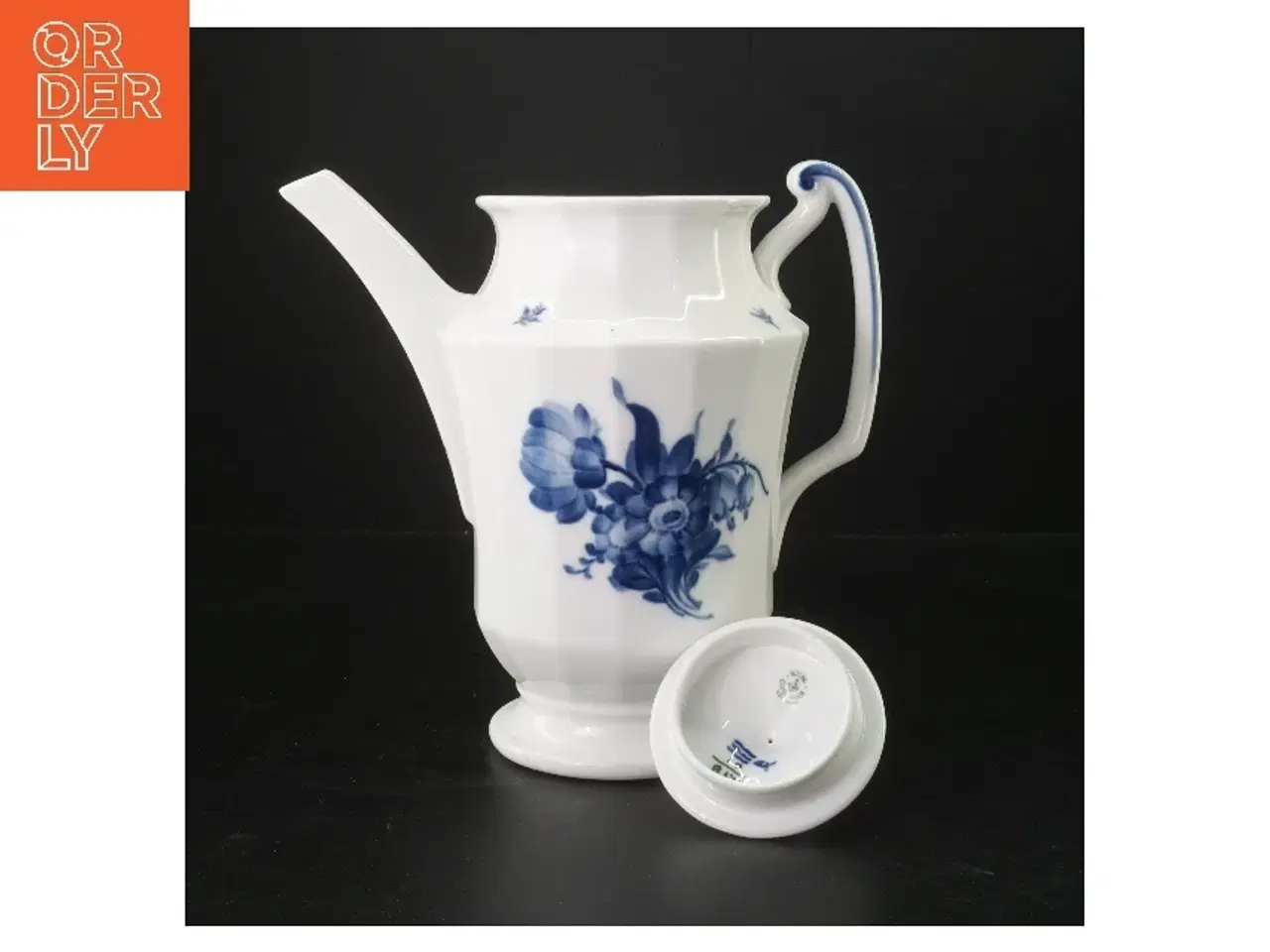 Billede 2 - Porcelæns kaffekande med blå blomst fra Royal Copenhagen (str. 24 cm)