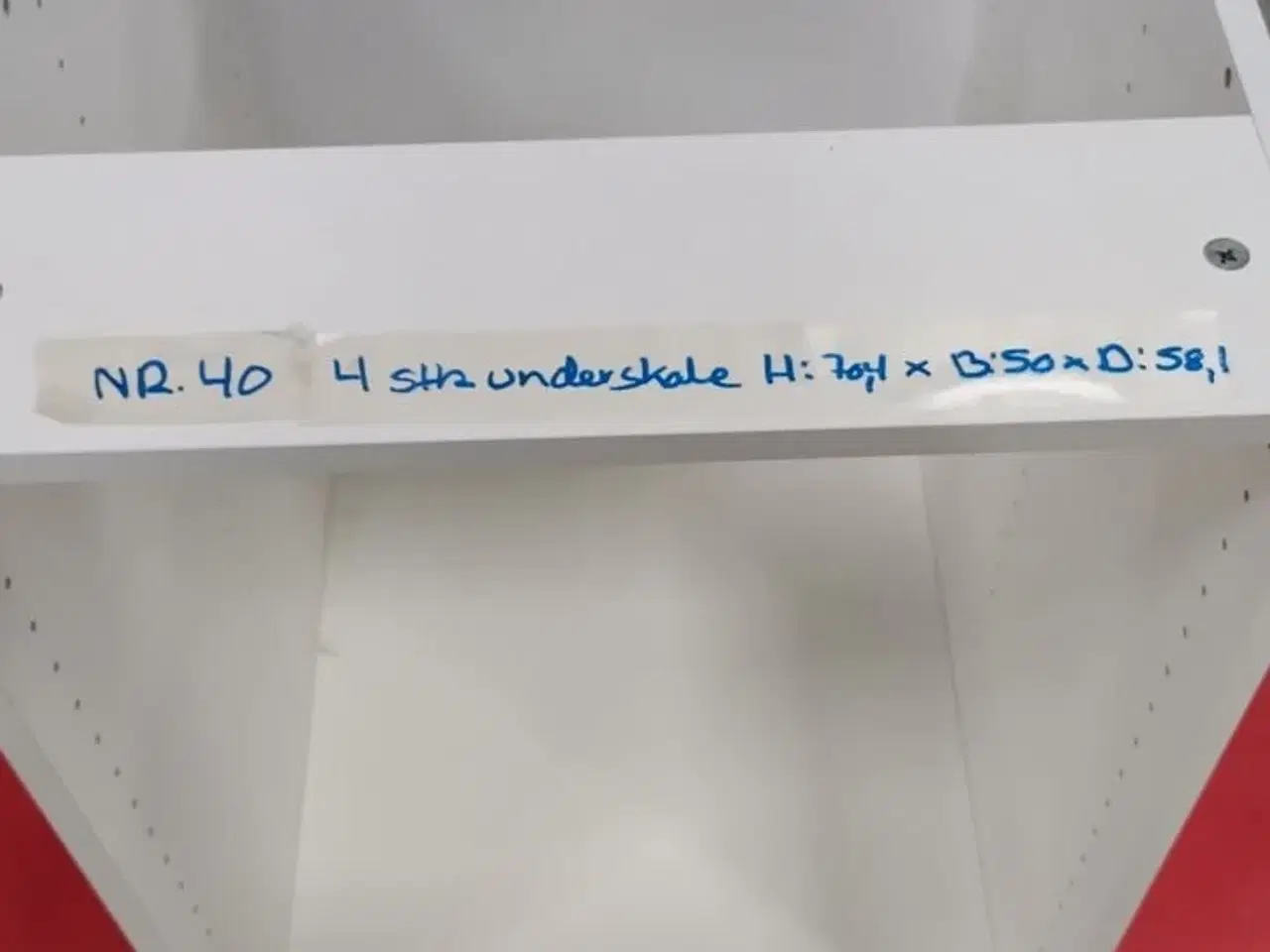 Billede 1 - 4 stk. usamlet underskabe H: 70,4 x B: 50 x D: 58,1 med 4 hylder