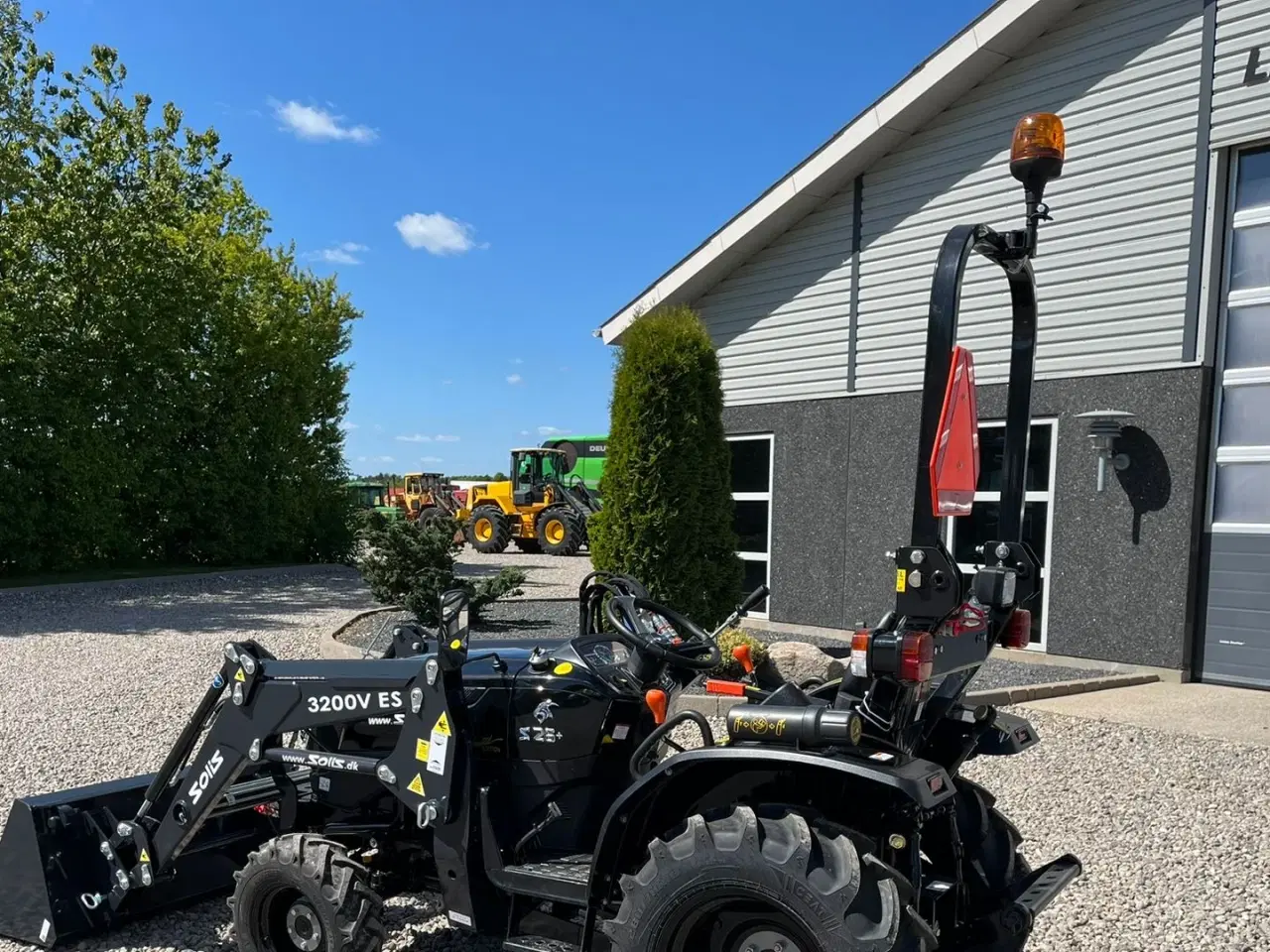 Billede 17 - Solis S26 6+2 gearmaskine Limited Edition i sort med brede hjul og Fuldhydraulisk frontlæsser