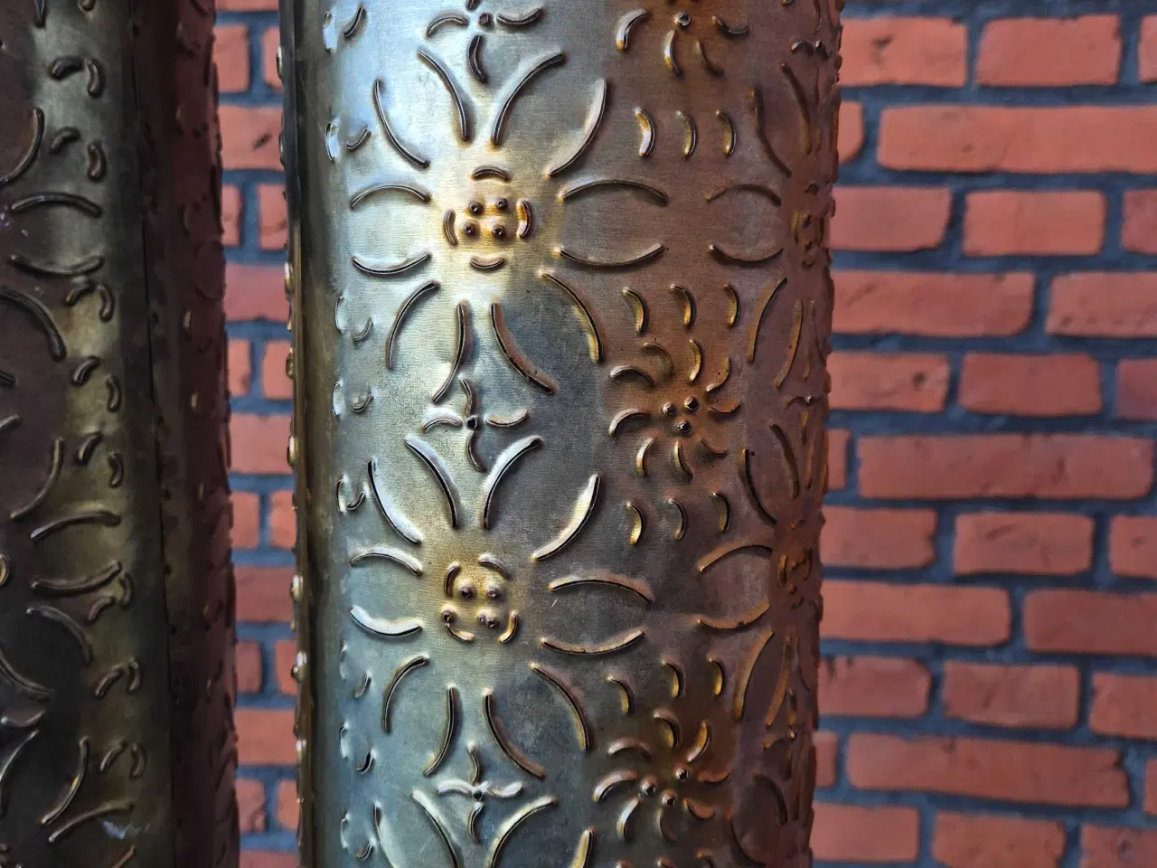 Billede 10 - Høje lamper med glade blomster-perforeringer 