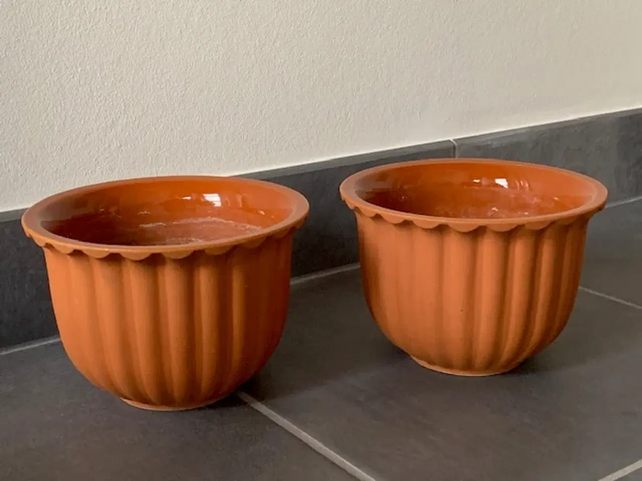 Billede 1 - Terracotta urtepotteskjuler - samlet pris 70 kr.