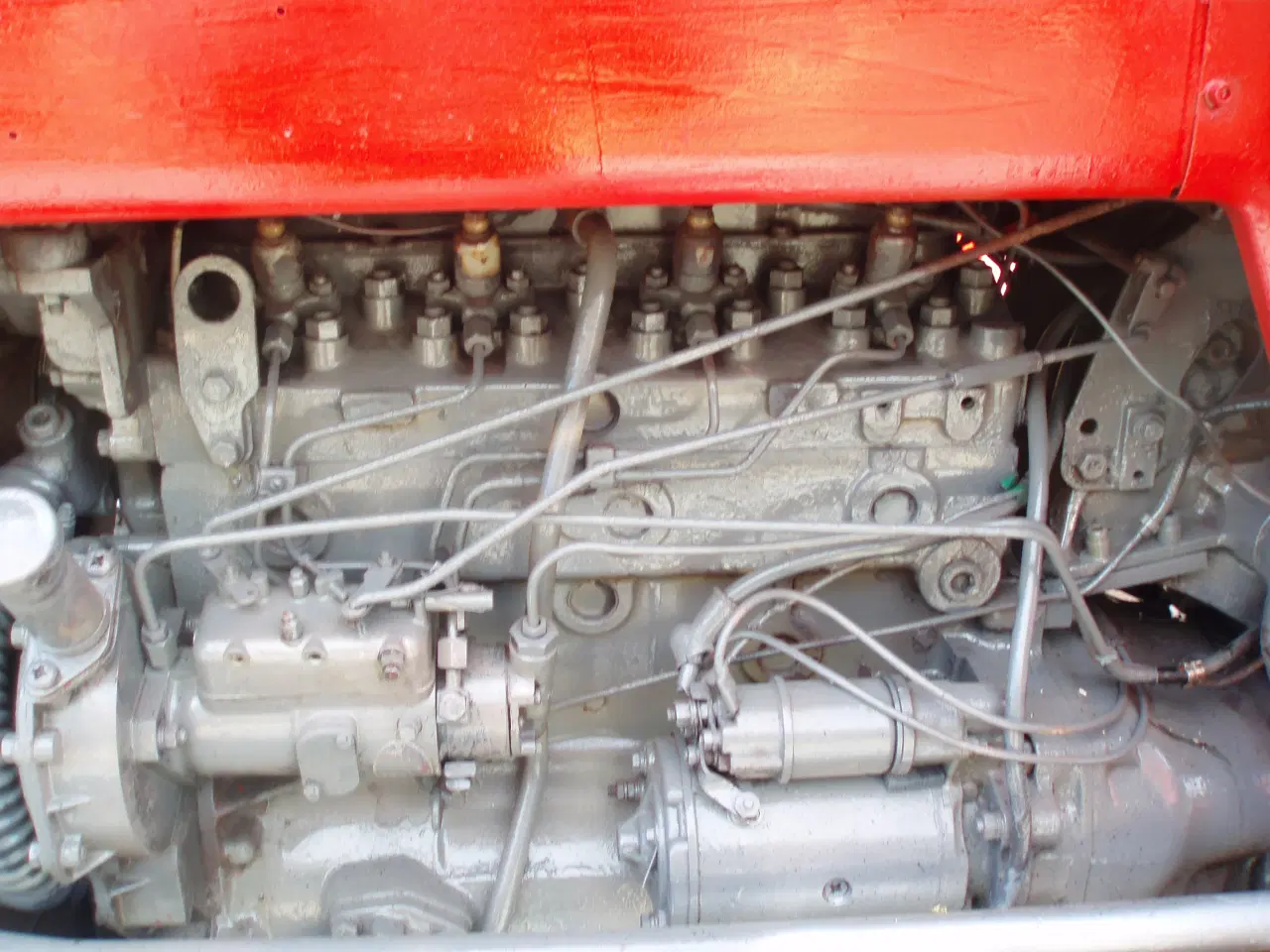 Billede 8 - Massey Ferguson 165 år 1976, 8 gear m lavt timetal