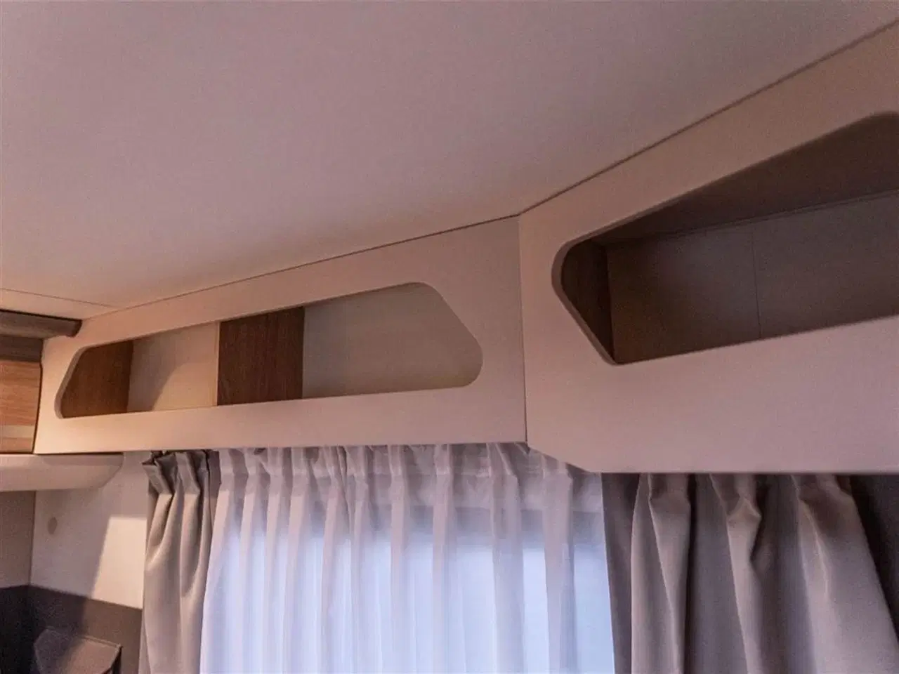 Billede 22 - 2017 - Knaus Sky TI 650 MEG Platinum Selection Automatgear og langsgående senge