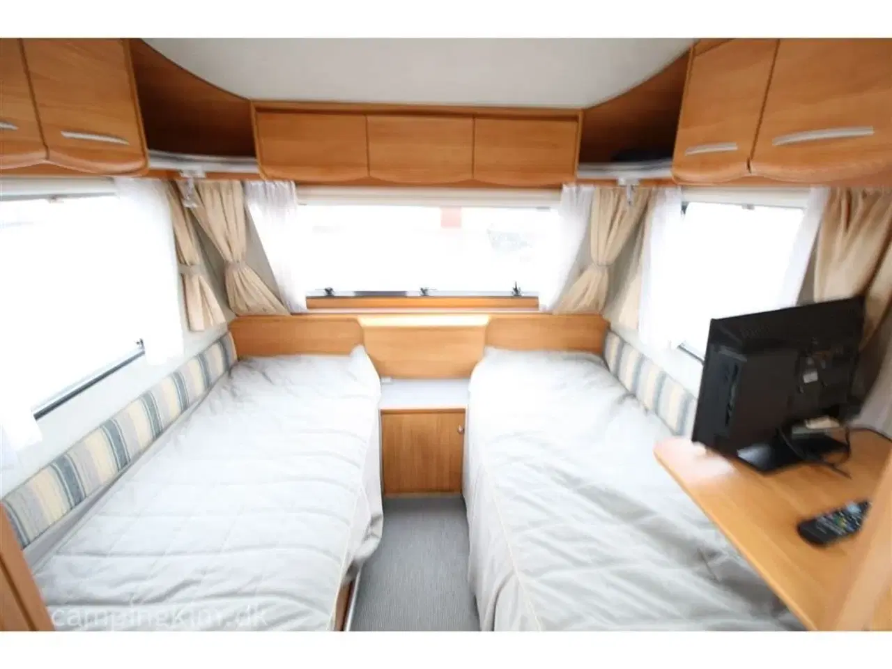 Billede 2 - 2007 - Adria Adora 472 LU   ENKELTSENGE, MOVER, MARKISE OG FORTELT