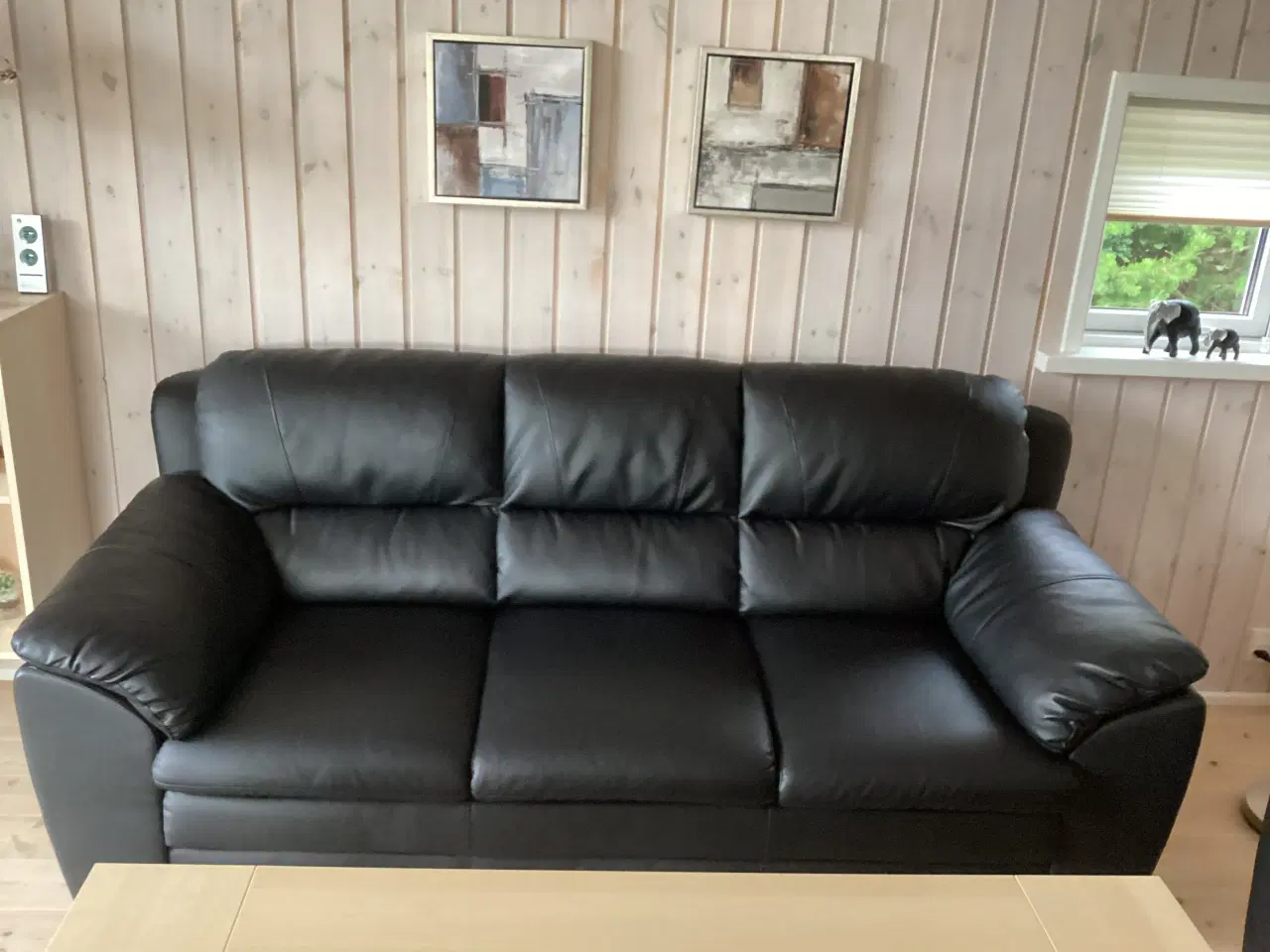 Billede 1 - 3 og 2 personers sofa i sort læder look
