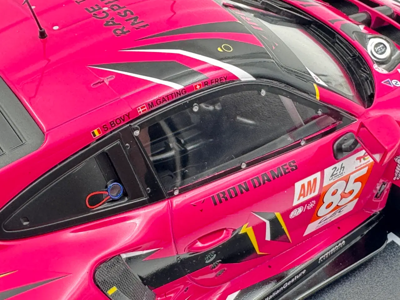 Billede 6 - 2023 Porsche 911 GT3 RSR - Michelle Gatting - 1:18