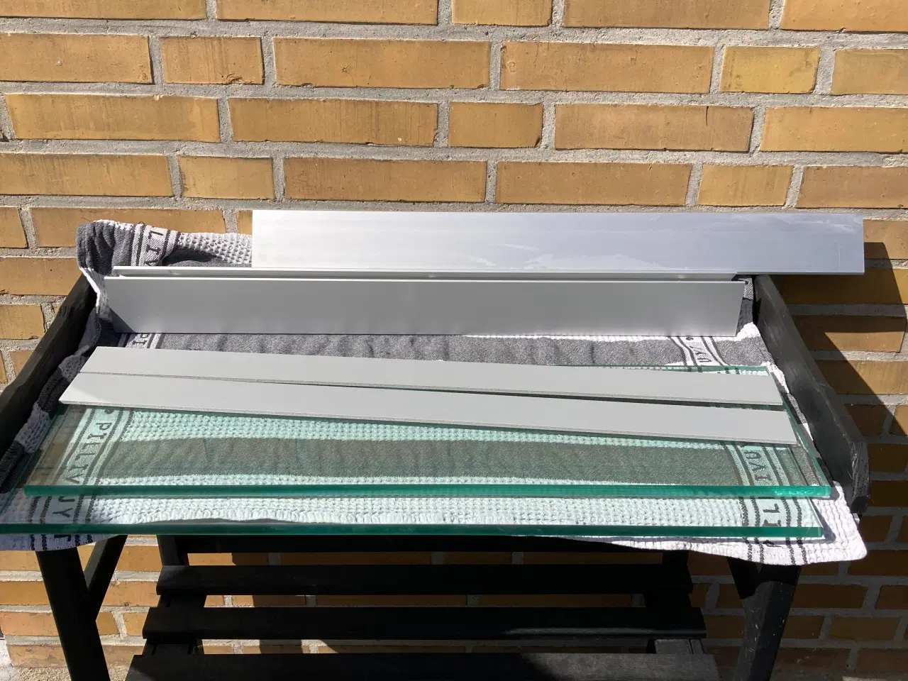 Billede 1 - 2 stk Montana svævehylder 69,5 x 20