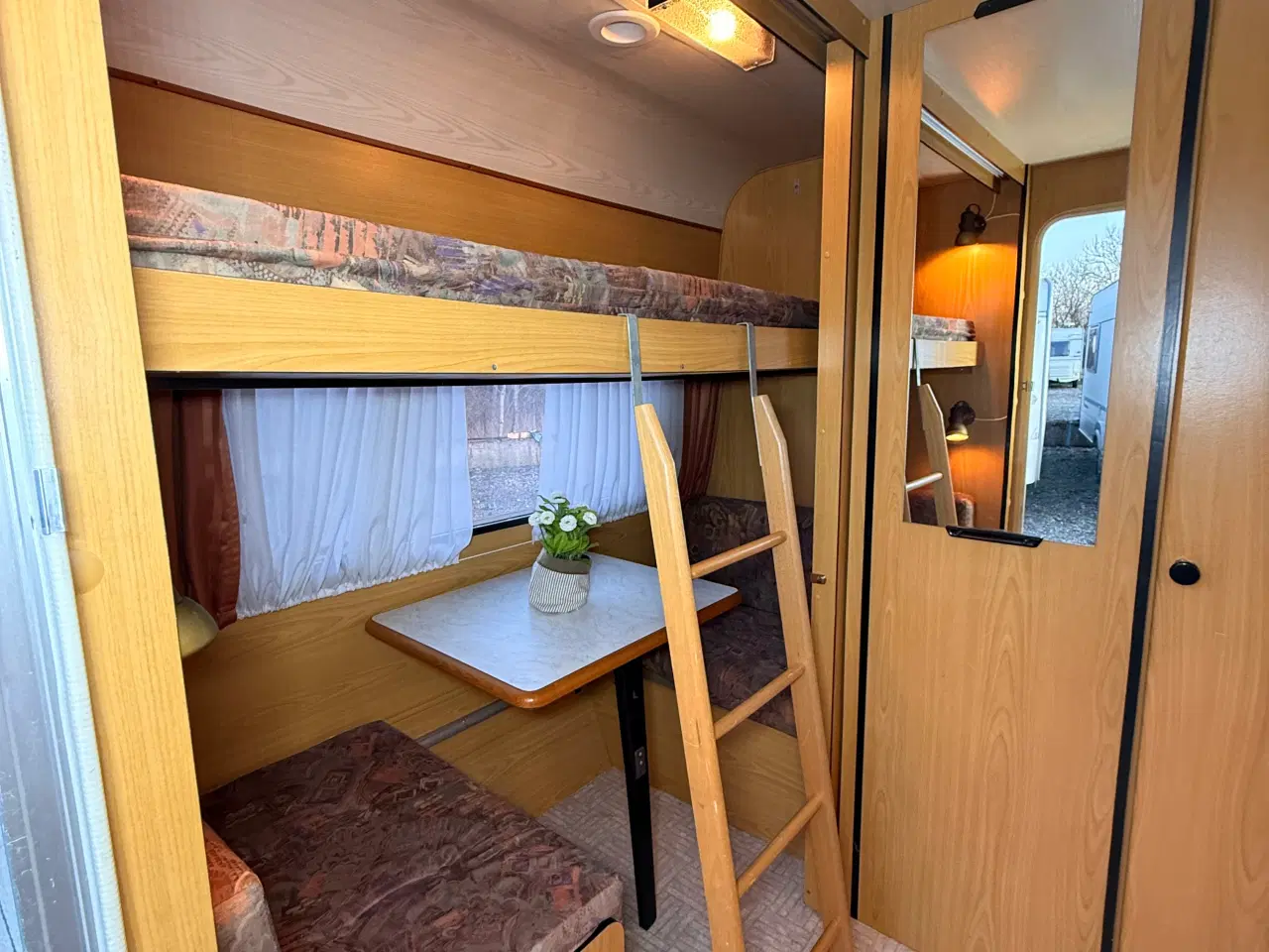 Billede 8 - Burstner 390 / Med Isabella telt